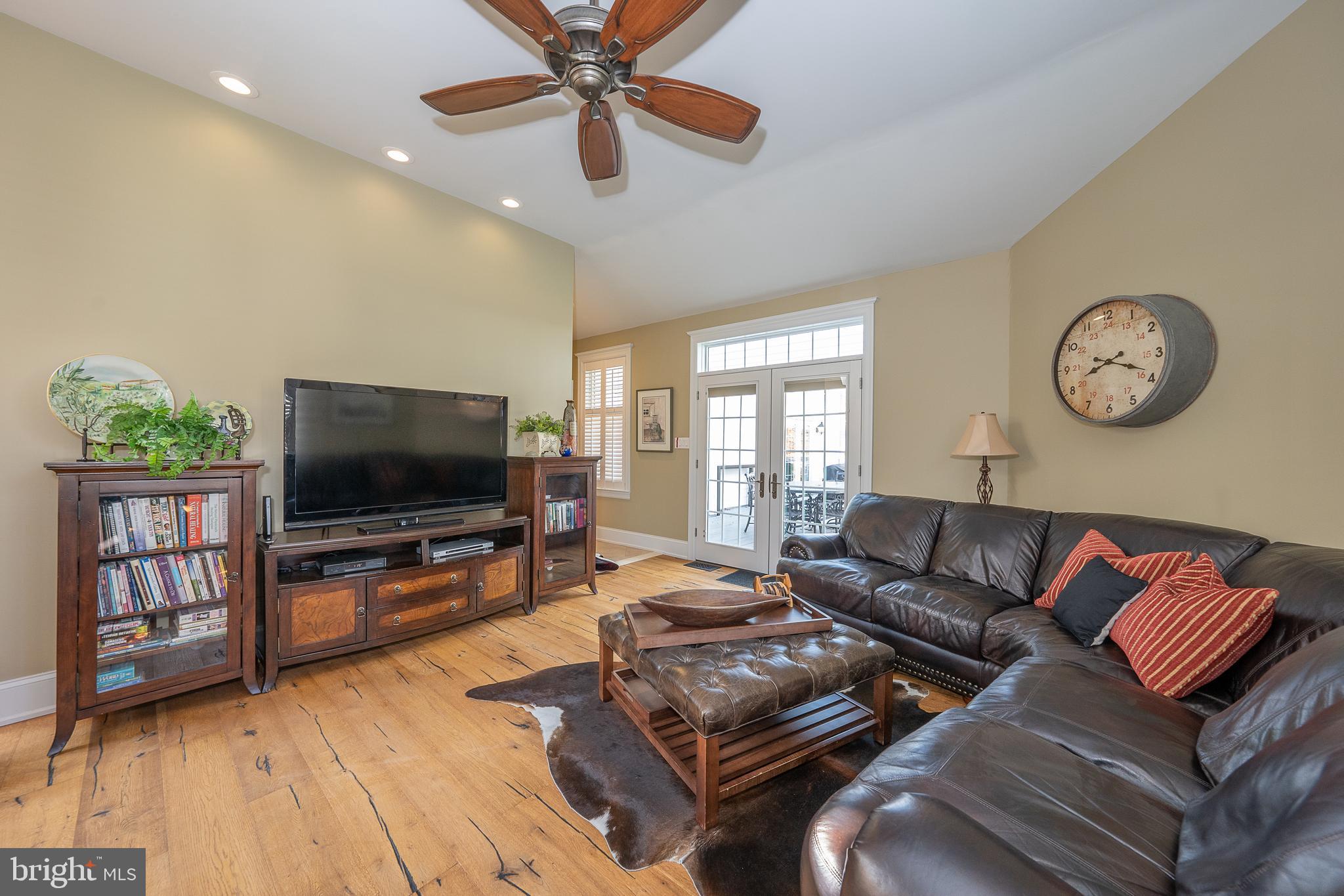 NEWTOWN SQ - Residential