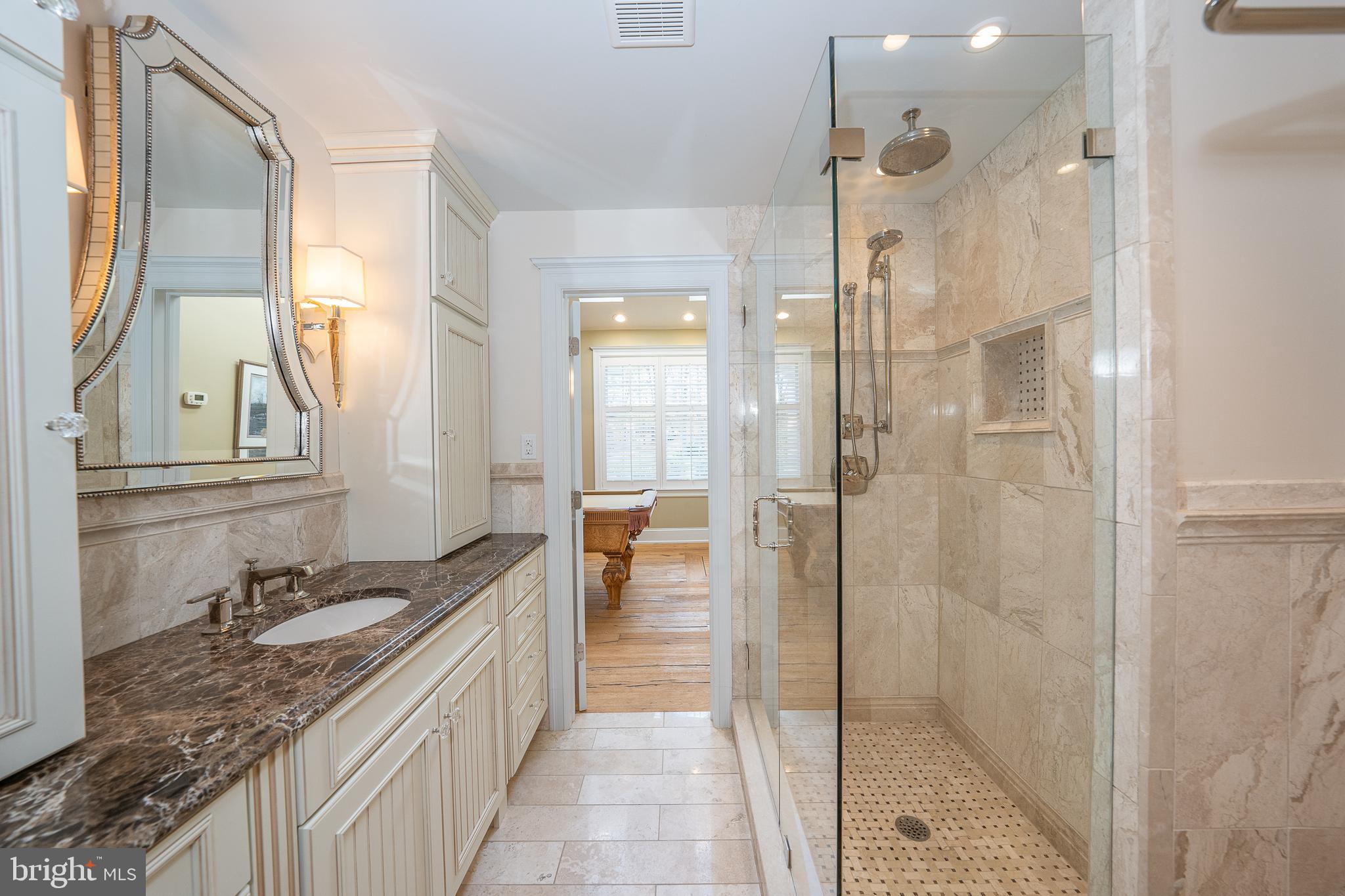 NEWTOWN SQ - Residential