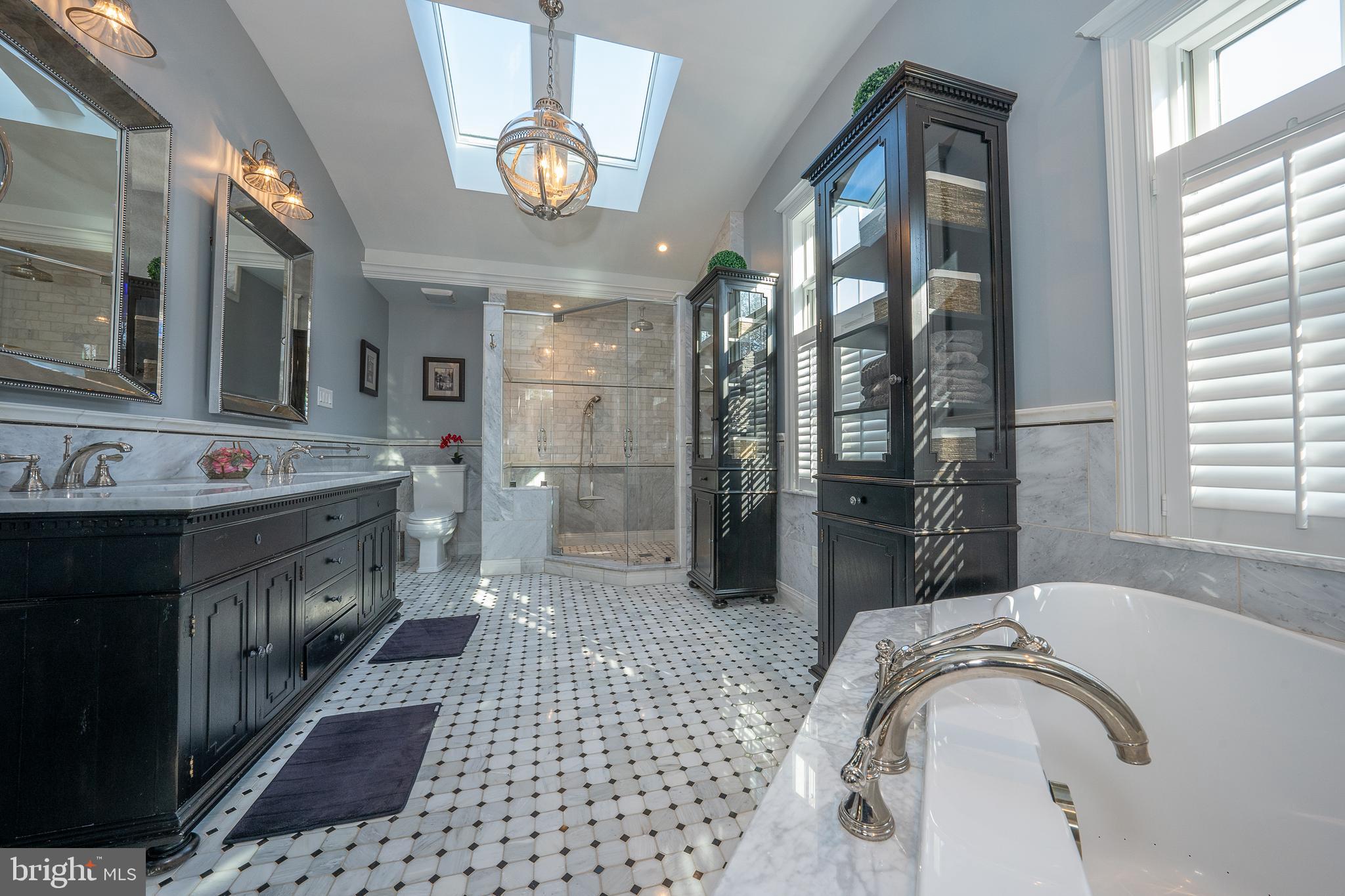 NEWTOWN SQ - Residential