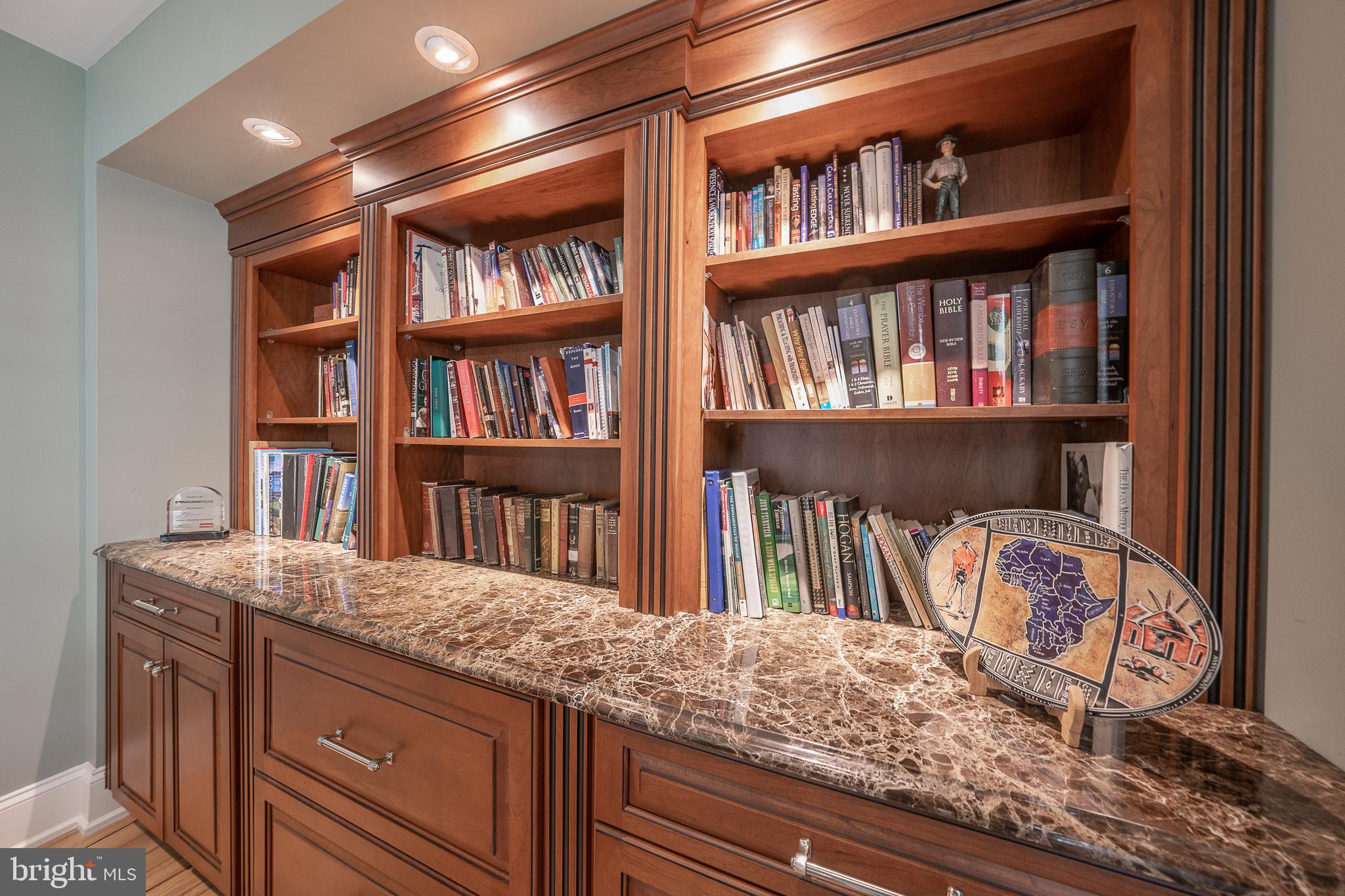 NEWTOWN SQ - Residential