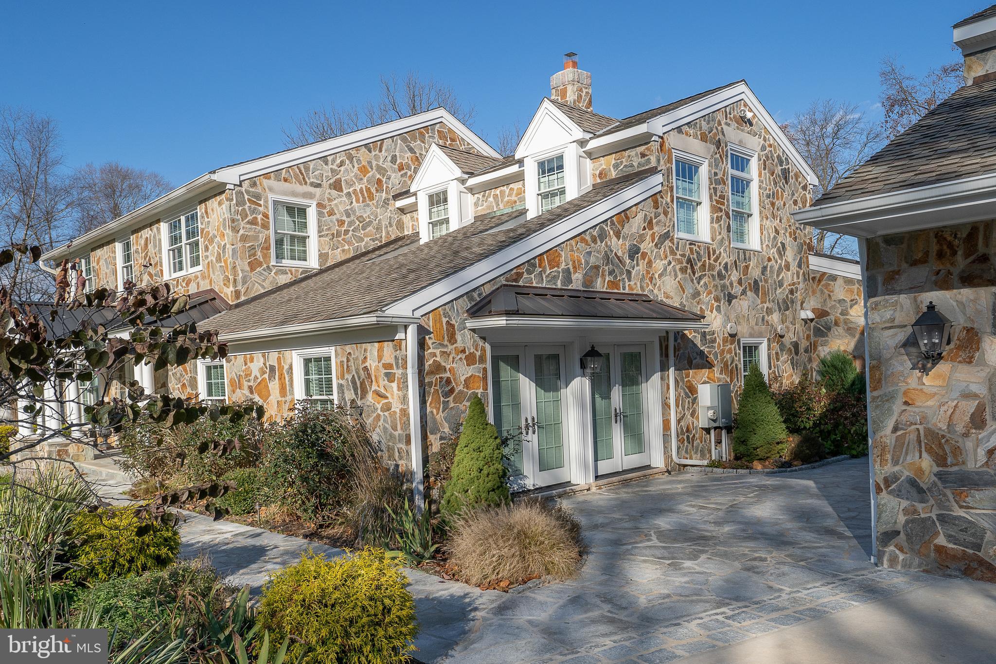 NEWTOWN SQ - Residential