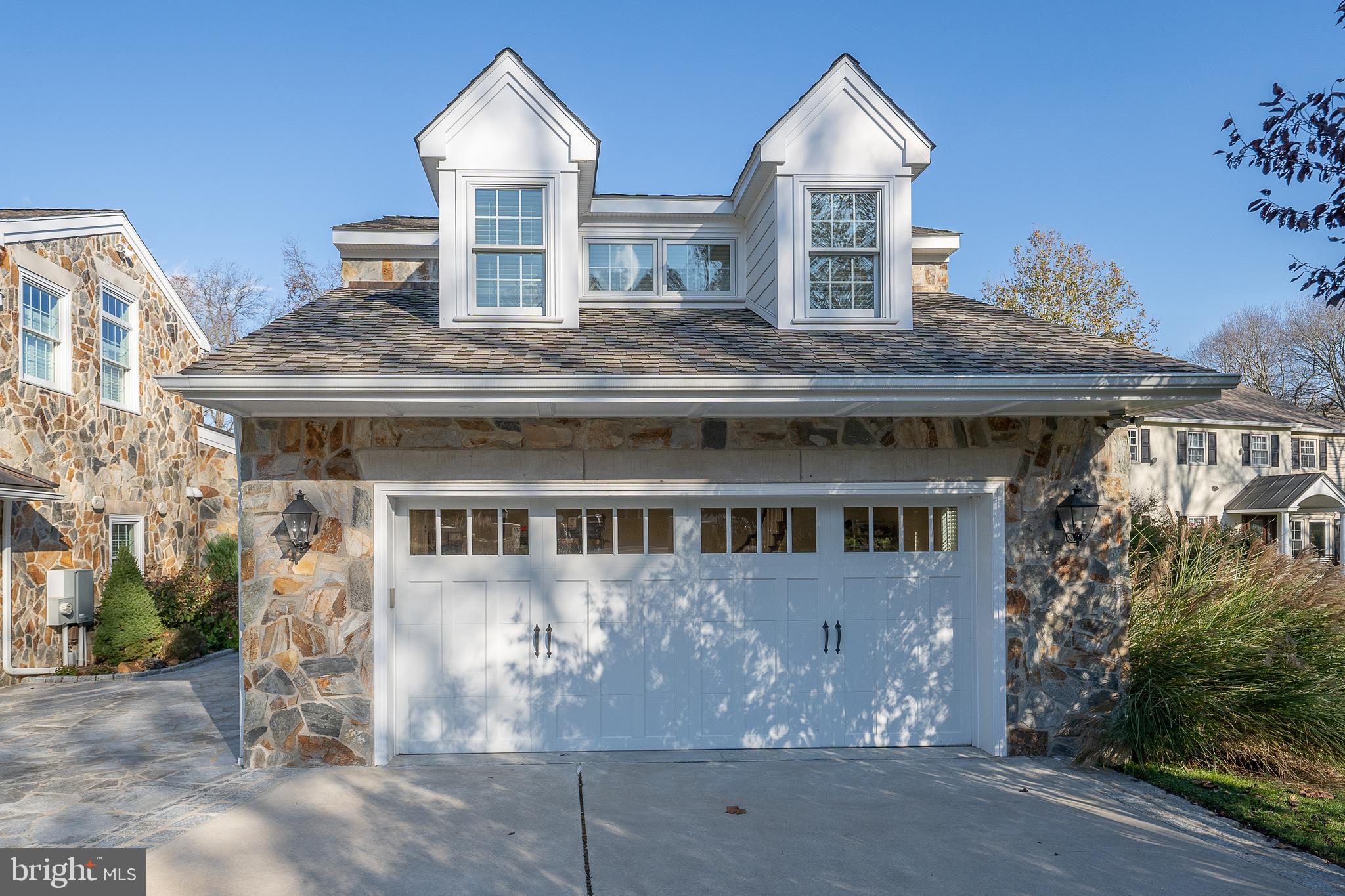 NEWTOWN SQ - Residential