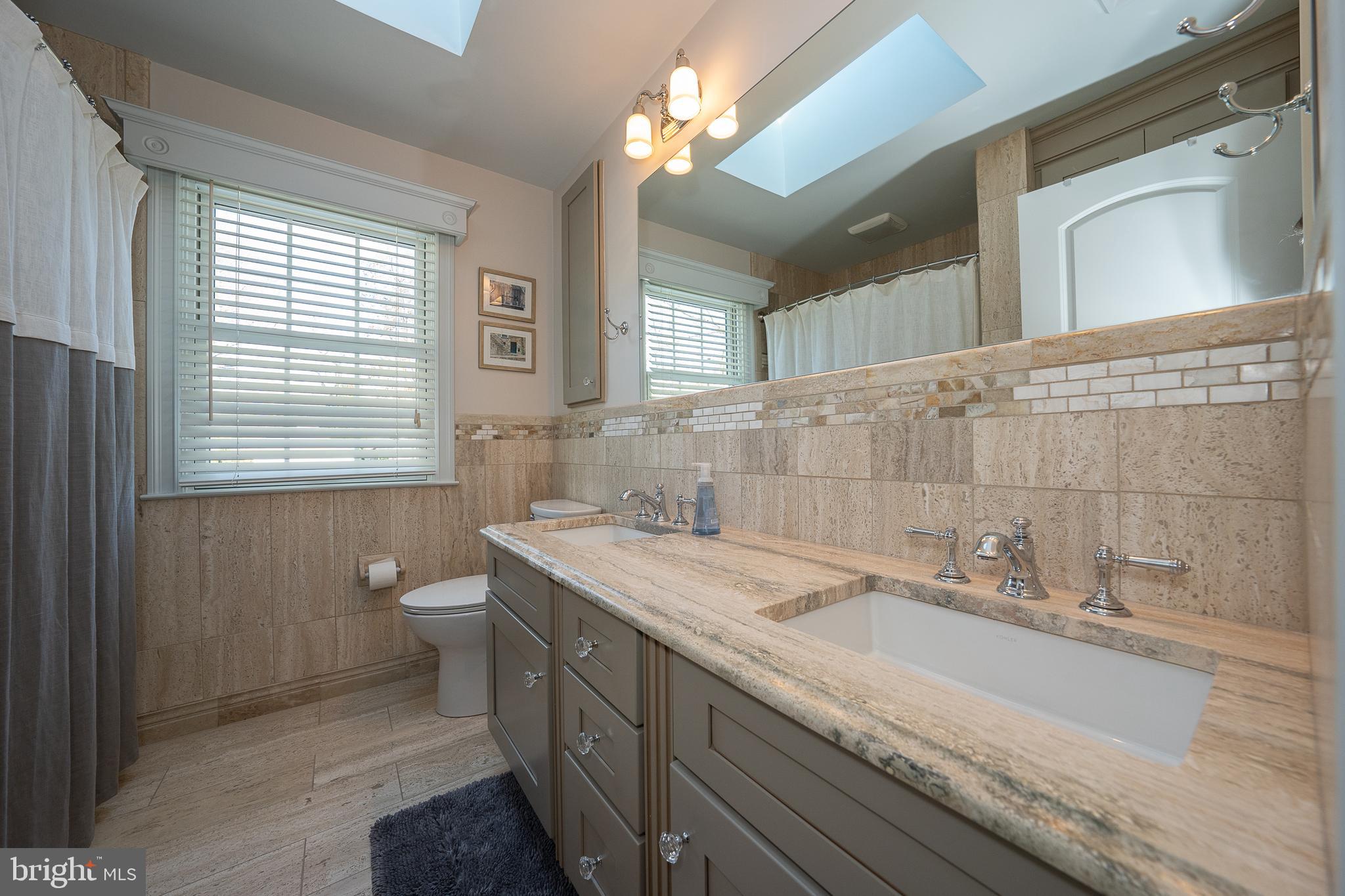 NEWTOWN SQ - Residential