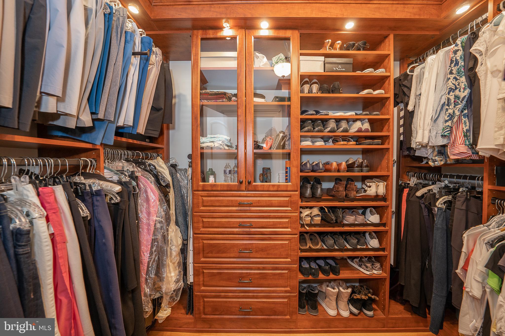 NEWTOWN SQ - Residential