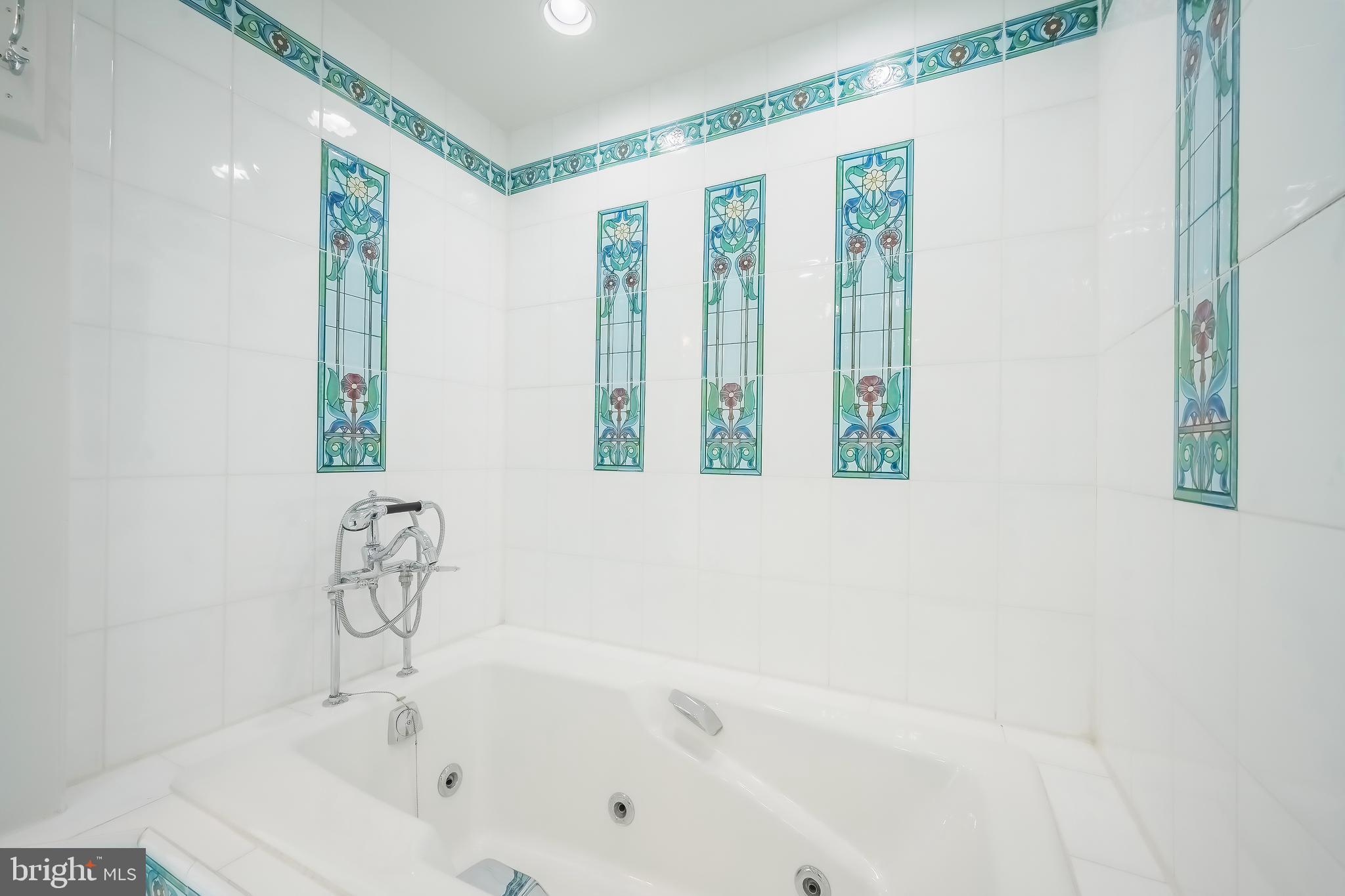 FALLS HILL - Residential