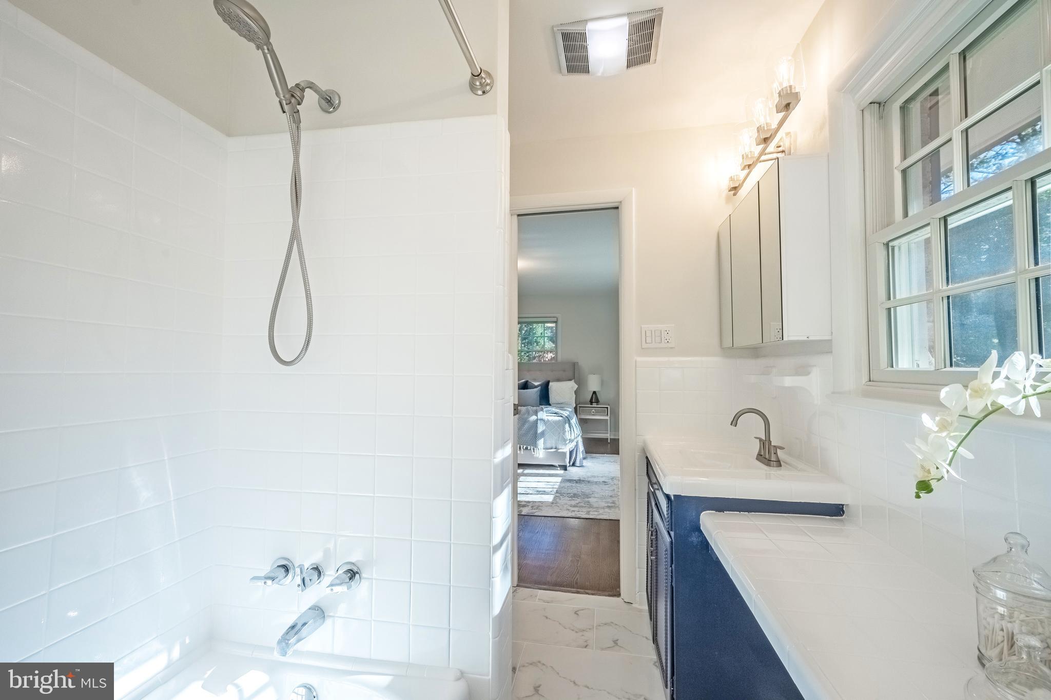 FALLS HILL - Residential