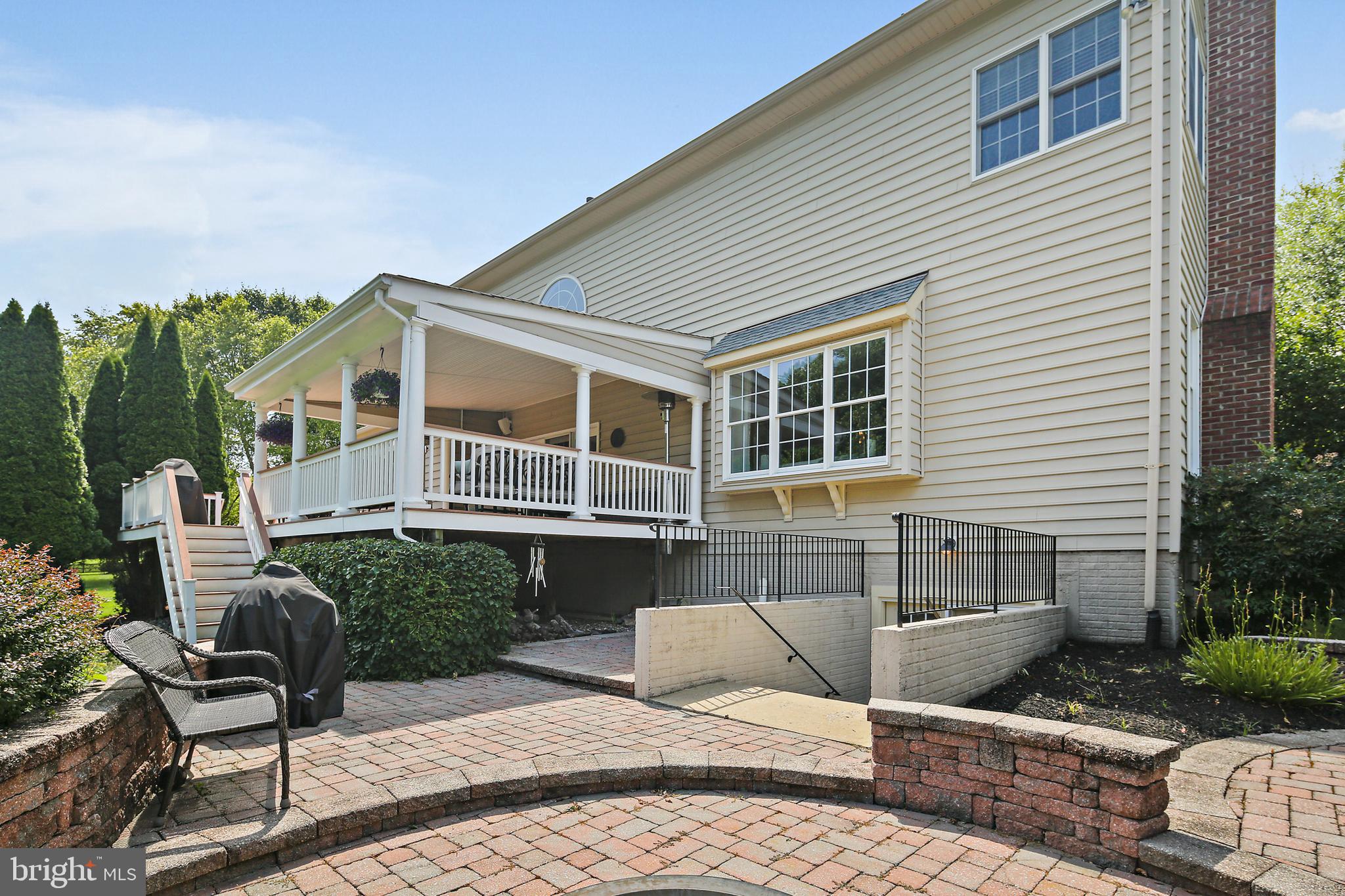 TRIADELPHIA WOODS - Residential