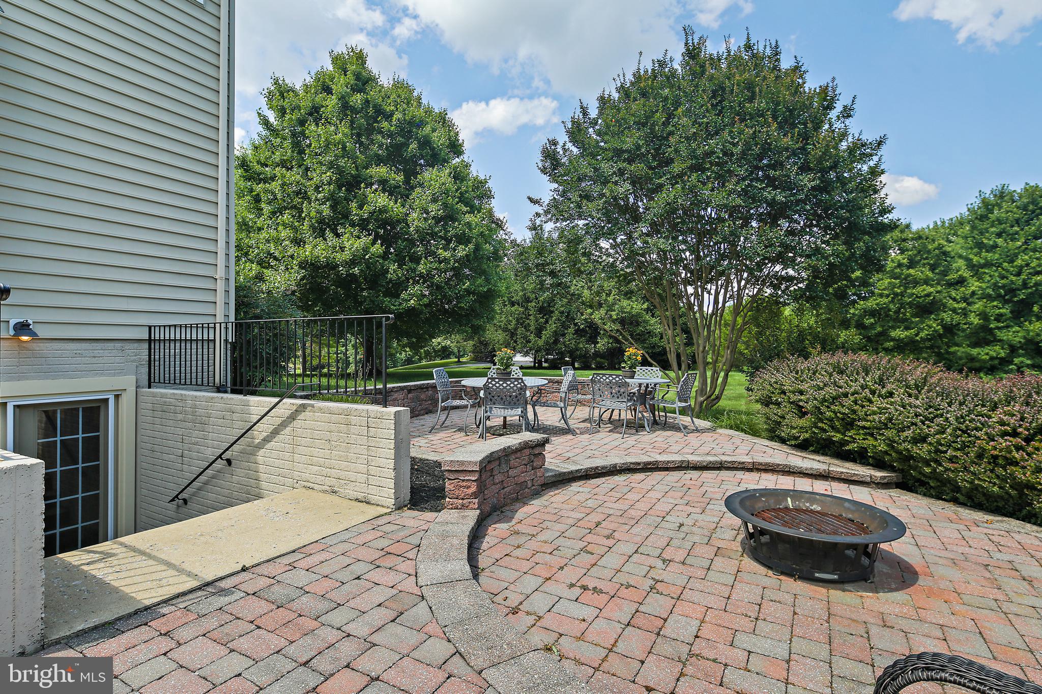 TRIADELPHIA WOODS - Residential