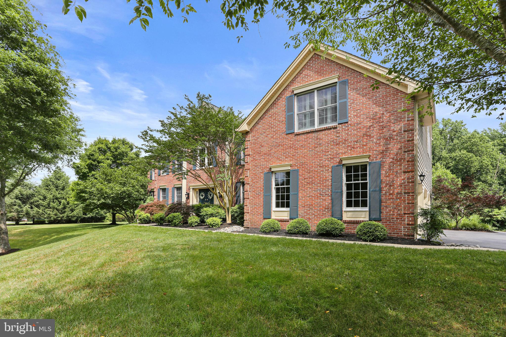 TRIADELPHIA WOODS - Residential