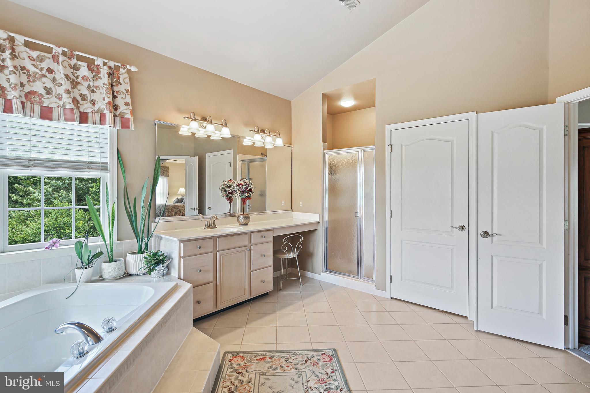 TRIADELPHIA WOODS - Residential