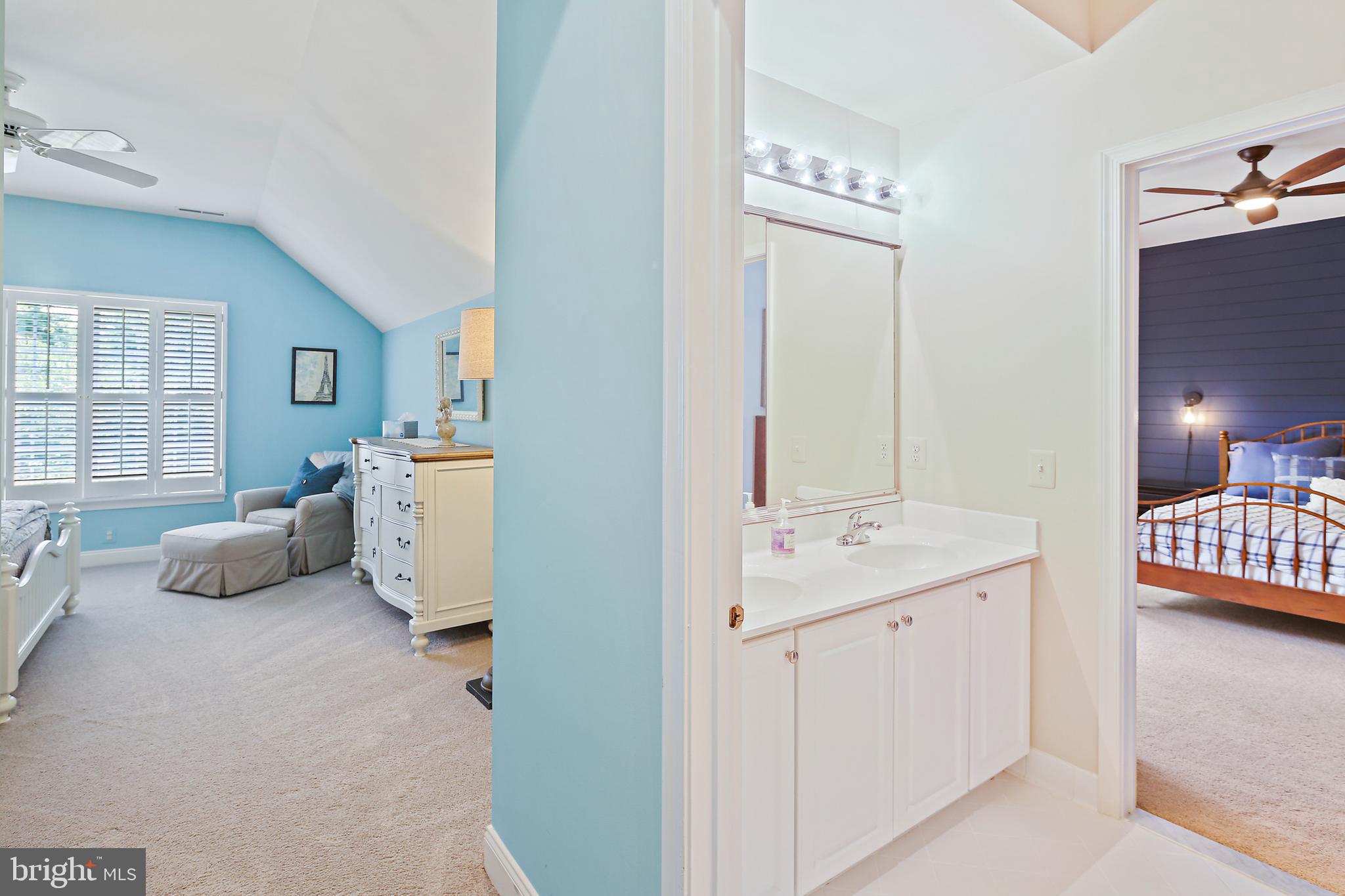 TRIADELPHIA WOODS - Residential