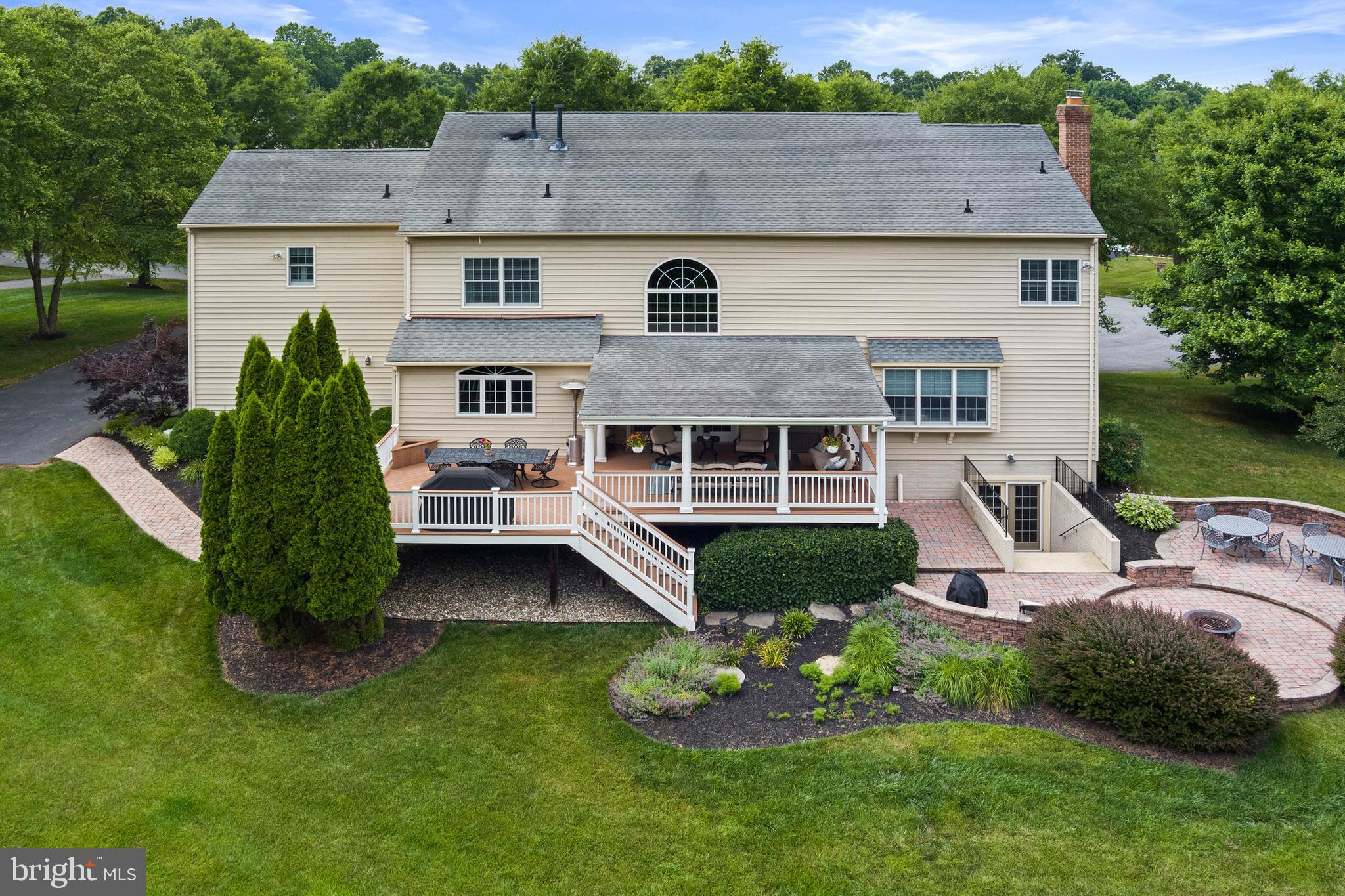 TRIADELPHIA WOODS - Residential