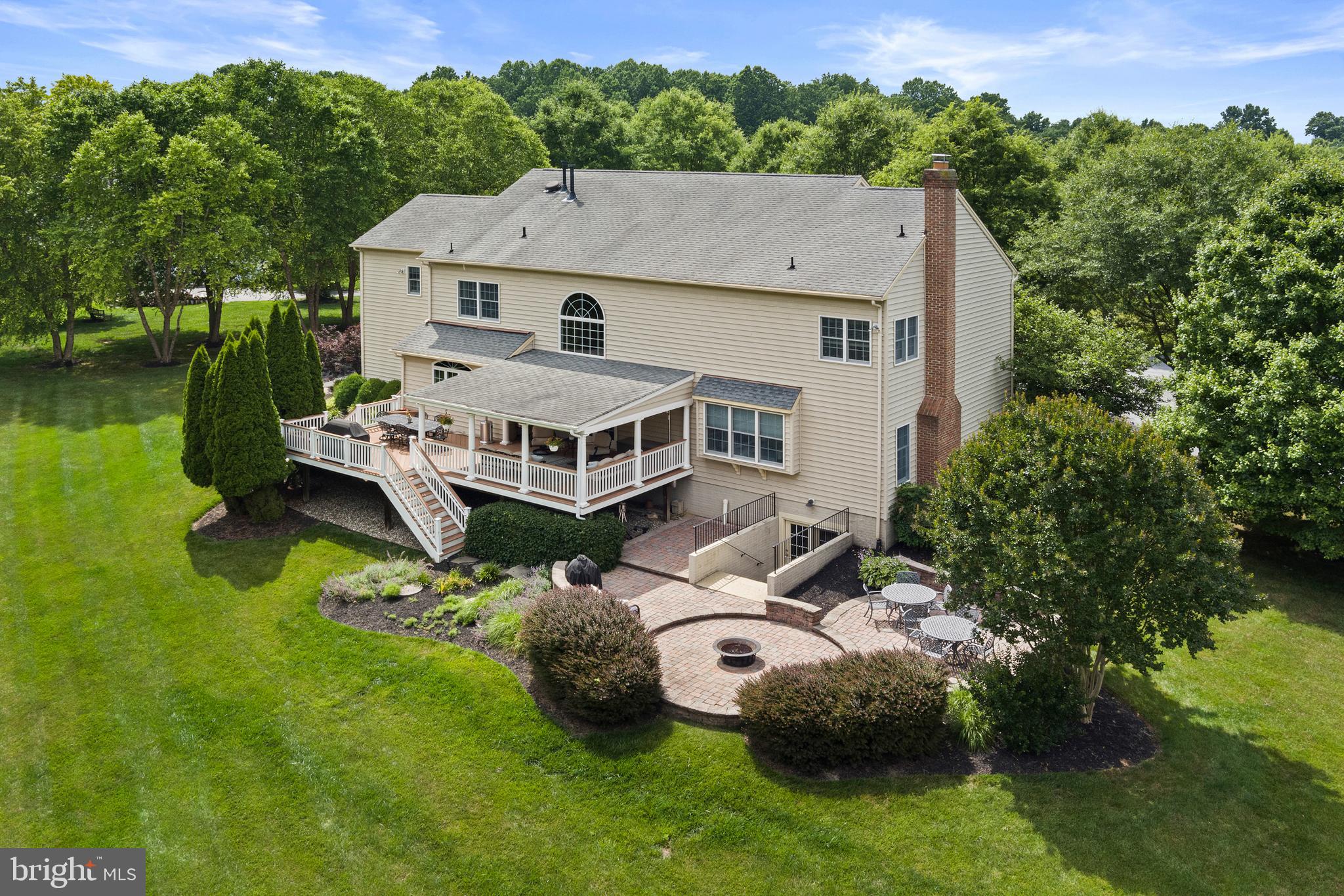 TRIADELPHIA WOODS - Residential