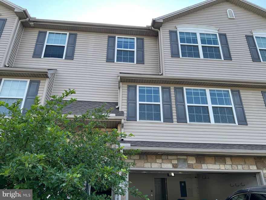 K EY FEATURES
 Sq Footage: 2050 sqft.
 Bedrooms: 3 Beds
 Bathrooms: 2.5 Baths
 Parking: 2 Garage | Guest parking
 Lease Duration: 1 Year (See Details Below)
 Deposit: $2350
 Laundry: In Unit
 Property Type: Townhouse
 DESCRIPTION
 Very well cared for home in the very desirable Silver Creek Community. Hampden Township, CV Schools, 
close to Wegmans and lots of close by conveniences. Three bedroom and two half baths with attached two 
car garage and large finished bonus room for a home office or second living area. 
Walk to Wegmans & easy access to RTs. 581 & 81.
 Over 2050 sq ft. Asking $2350 a month as rent.
 Owner will take care of the HOA (lawn care, snow removal) and general maintenance.
Tenant pays all utilities (gas, electric, water, cable, telephone, trash, sewer etc.) 
Note: Pictures are of original house. Room Colors may differ at the time to rental.
 Residents will pay all utilities (water, sewer, trash, gas and electric).
 No Smoking allowed.
 Up to One pet is allowed.
 Follow HOA rules.