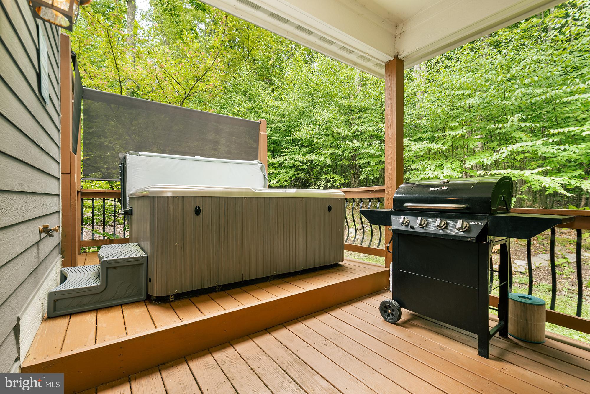 MYSTIC CREEK - Residential