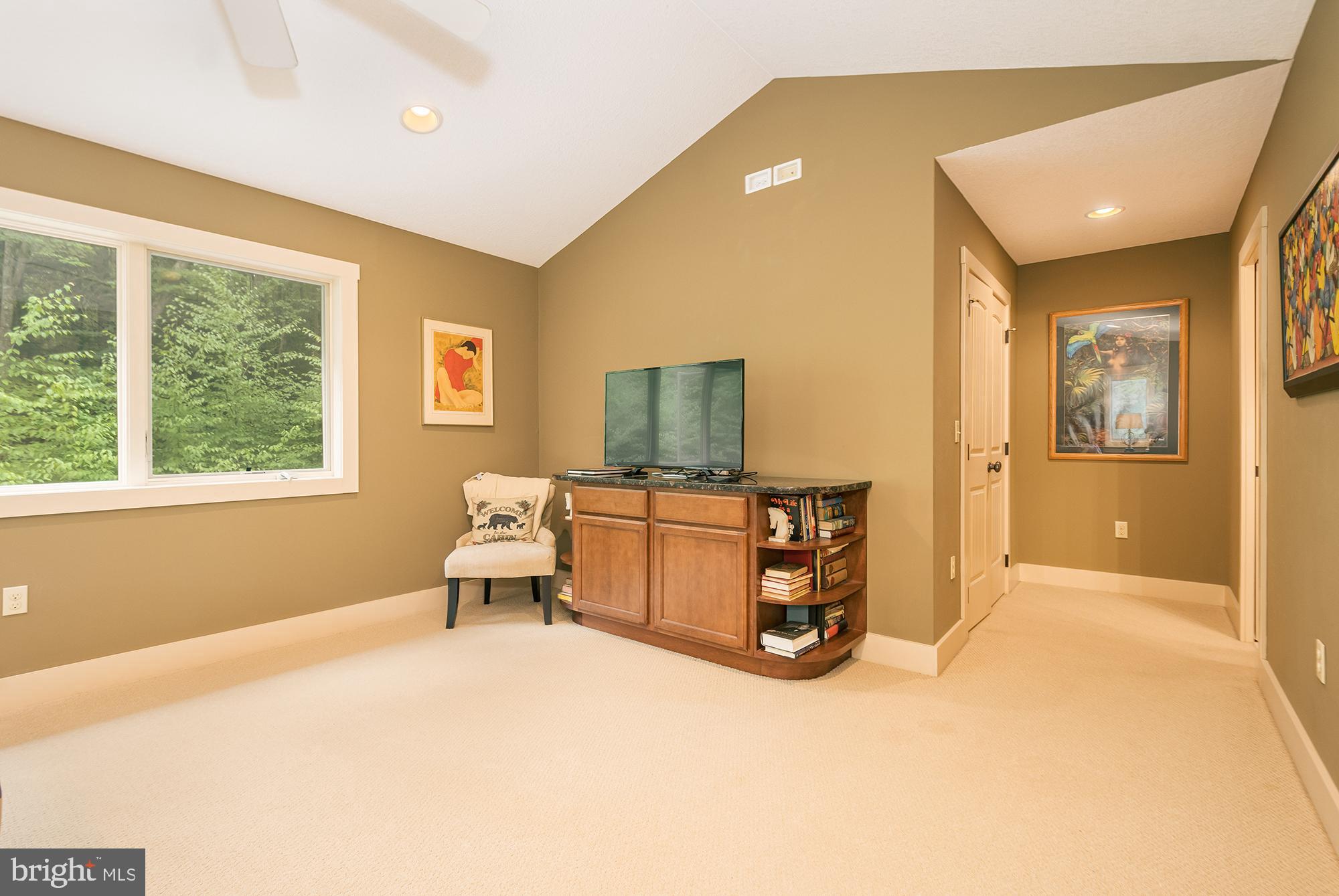 MYSTIC CREEK - Residential