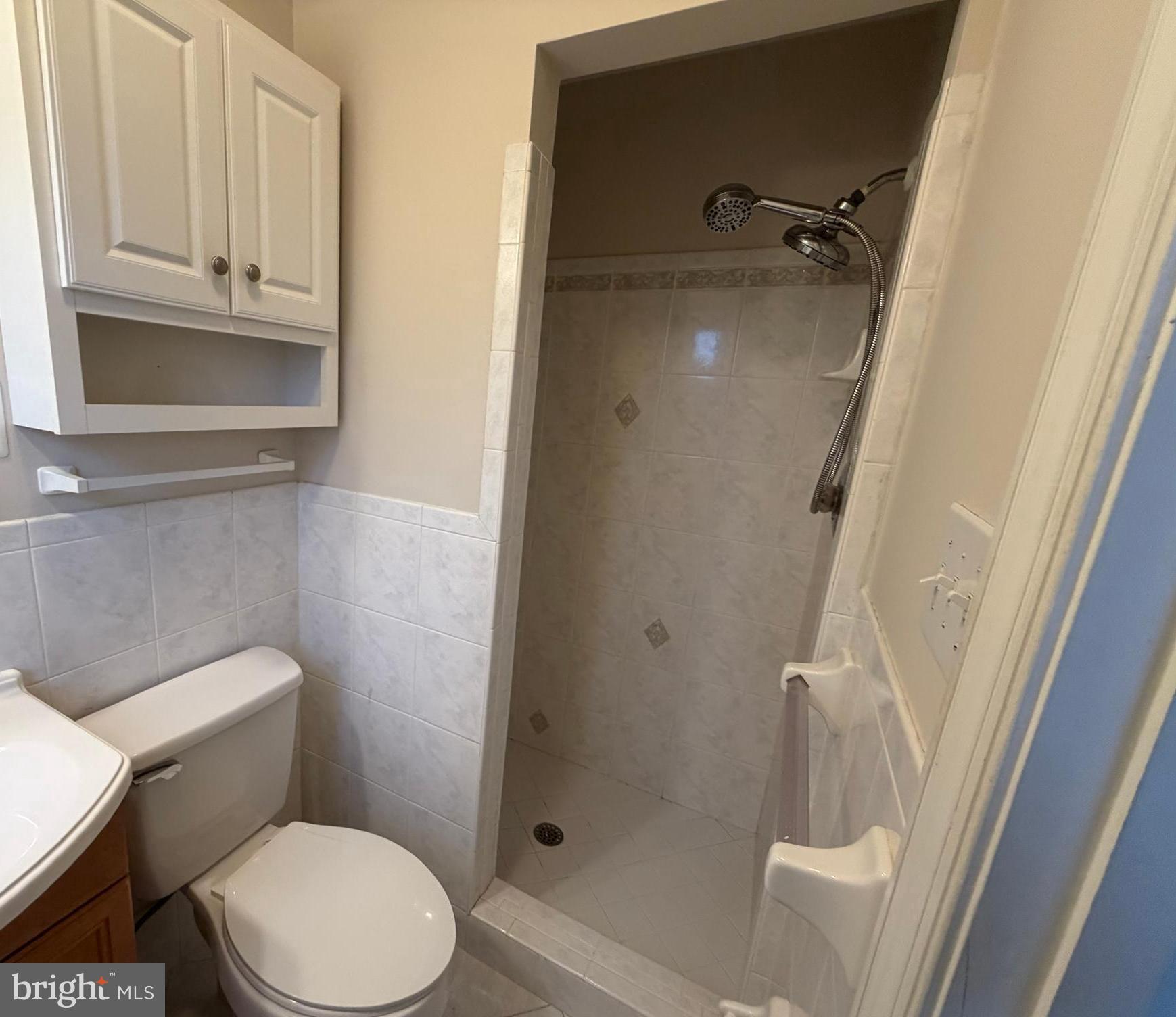 LAKEVIEW ESTATES - Residential