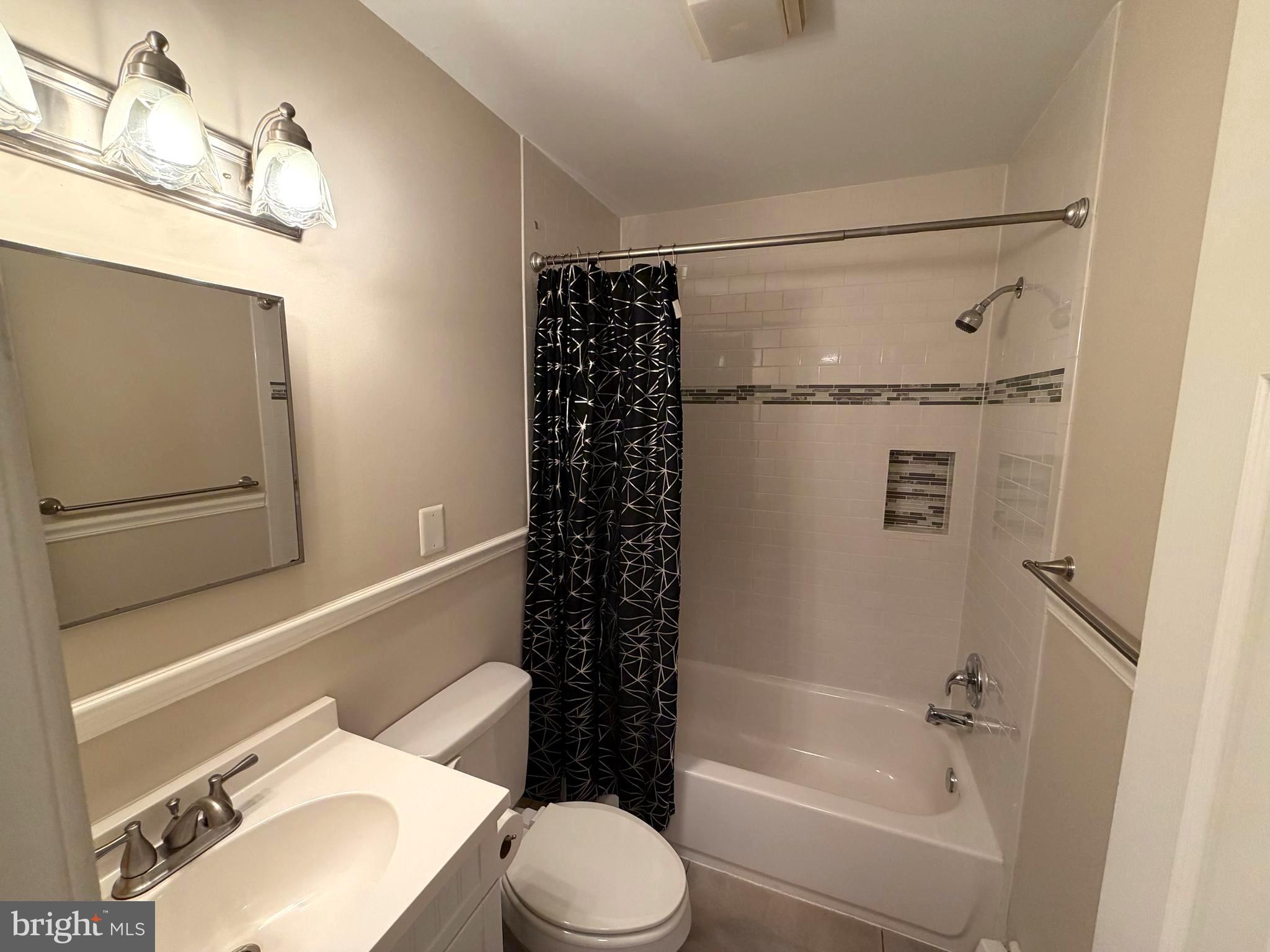 LAKEVIEW ESTATES - Residential