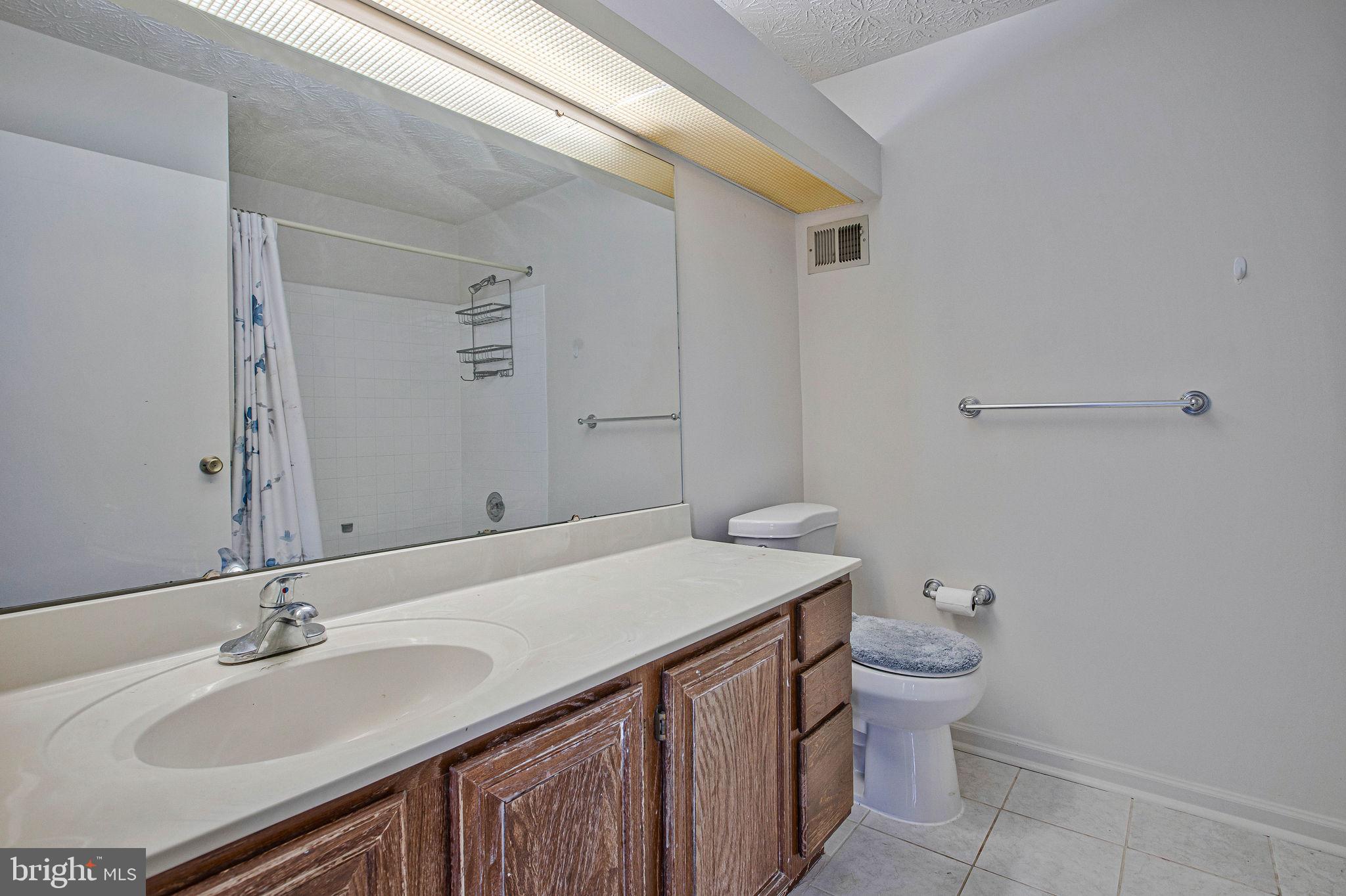 KINGS MEADE - Residential