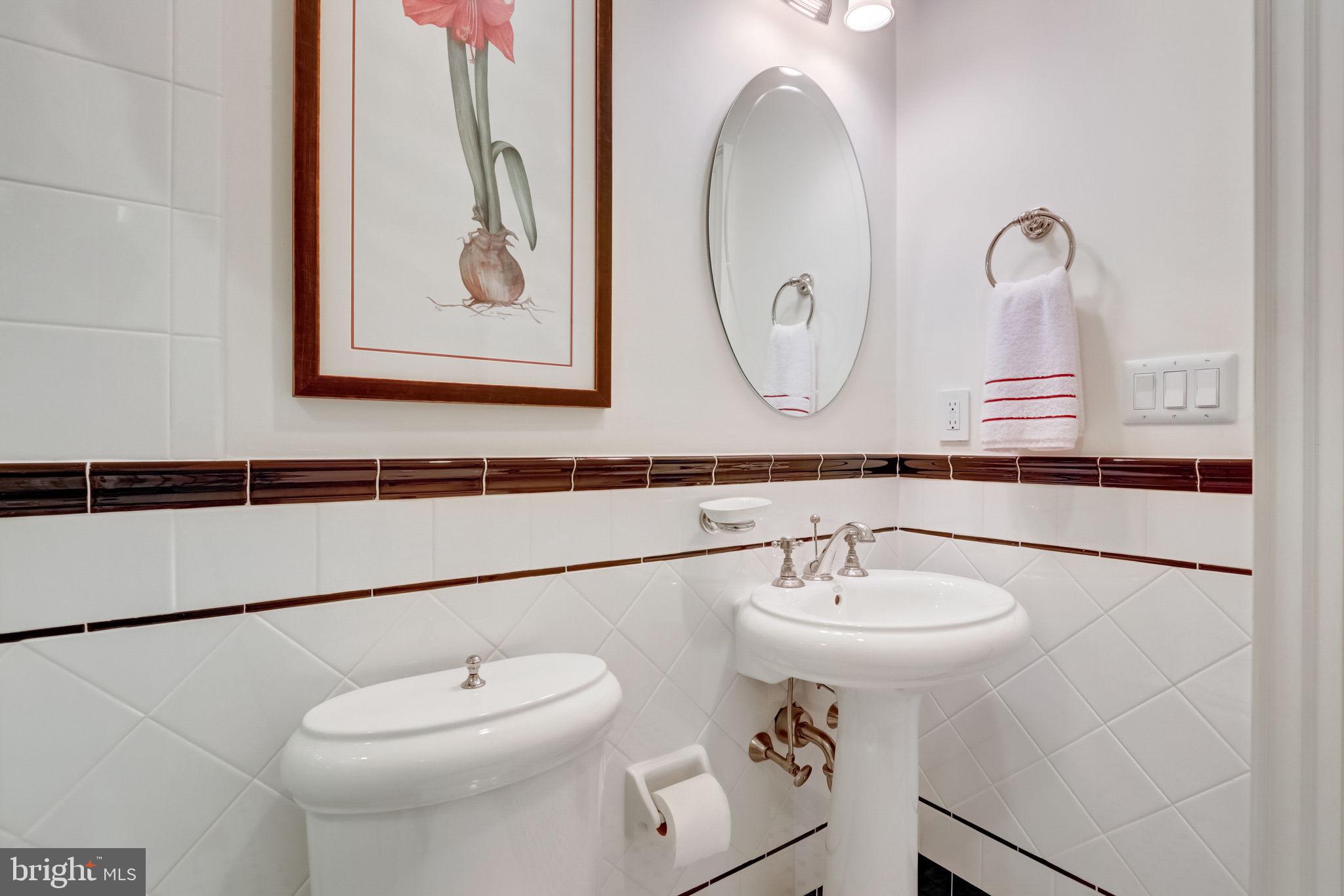 BARCLAY COURT - Residential