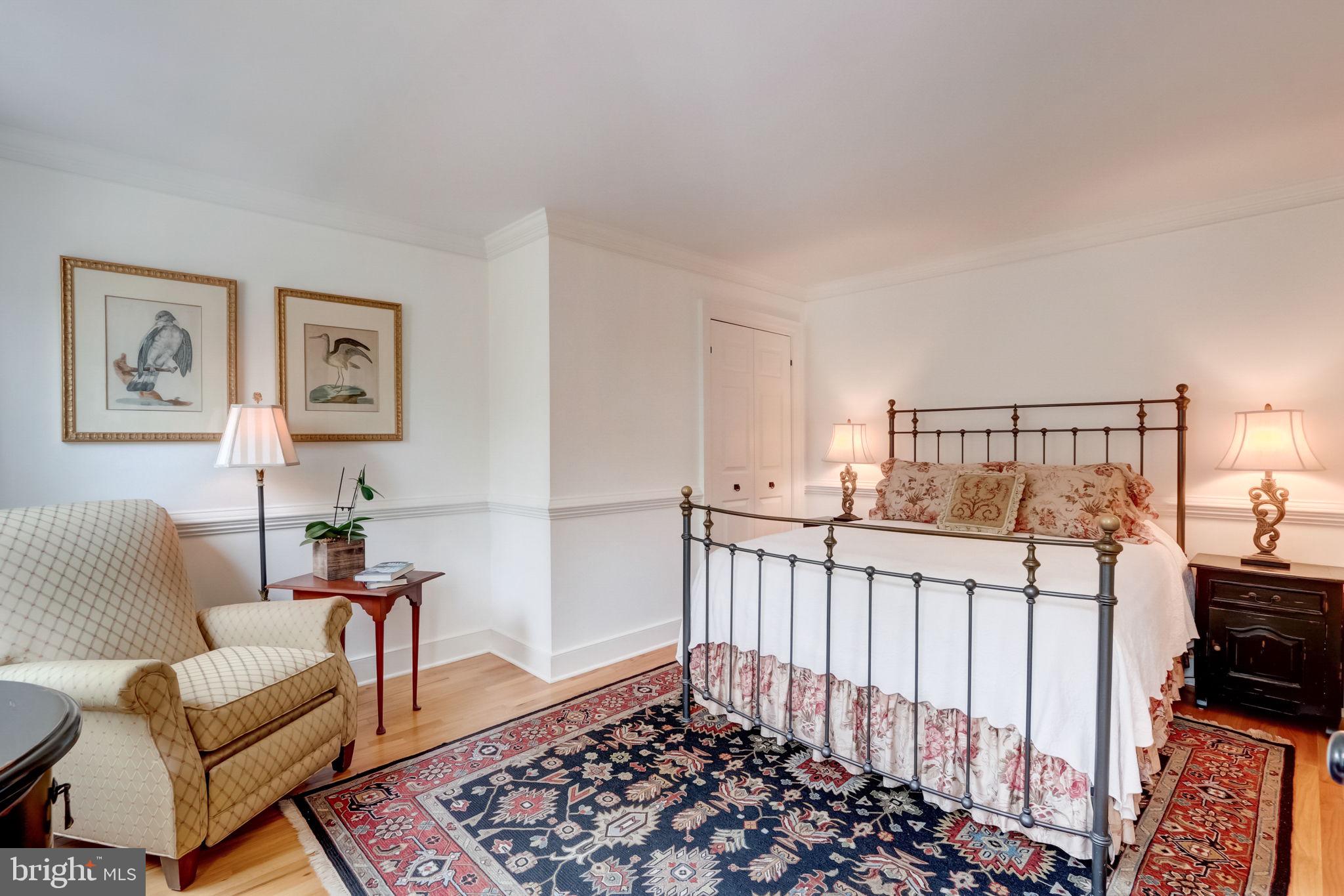 BARCLAY COURT - Residential