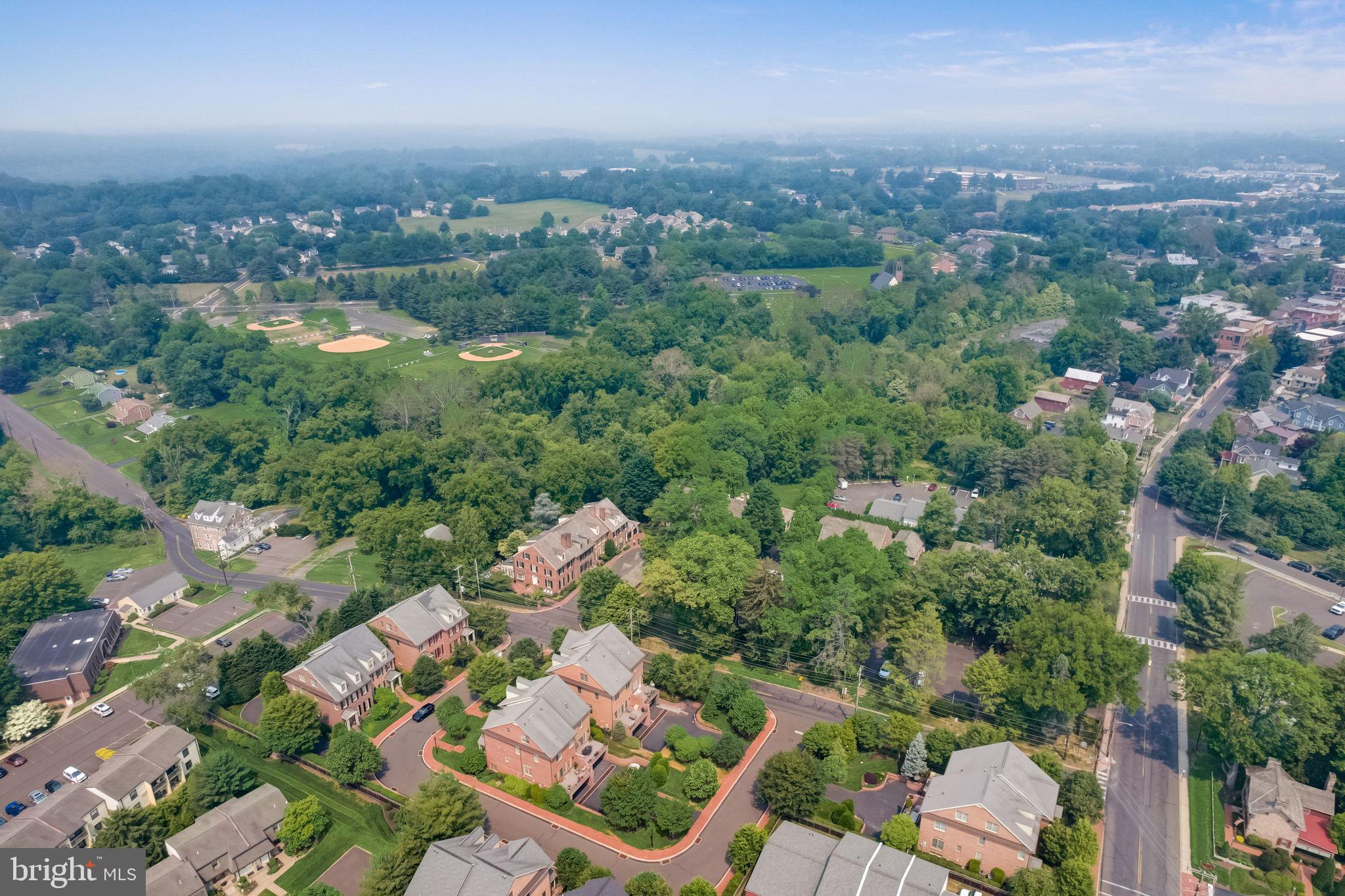 BARCLAY COURT - Residential