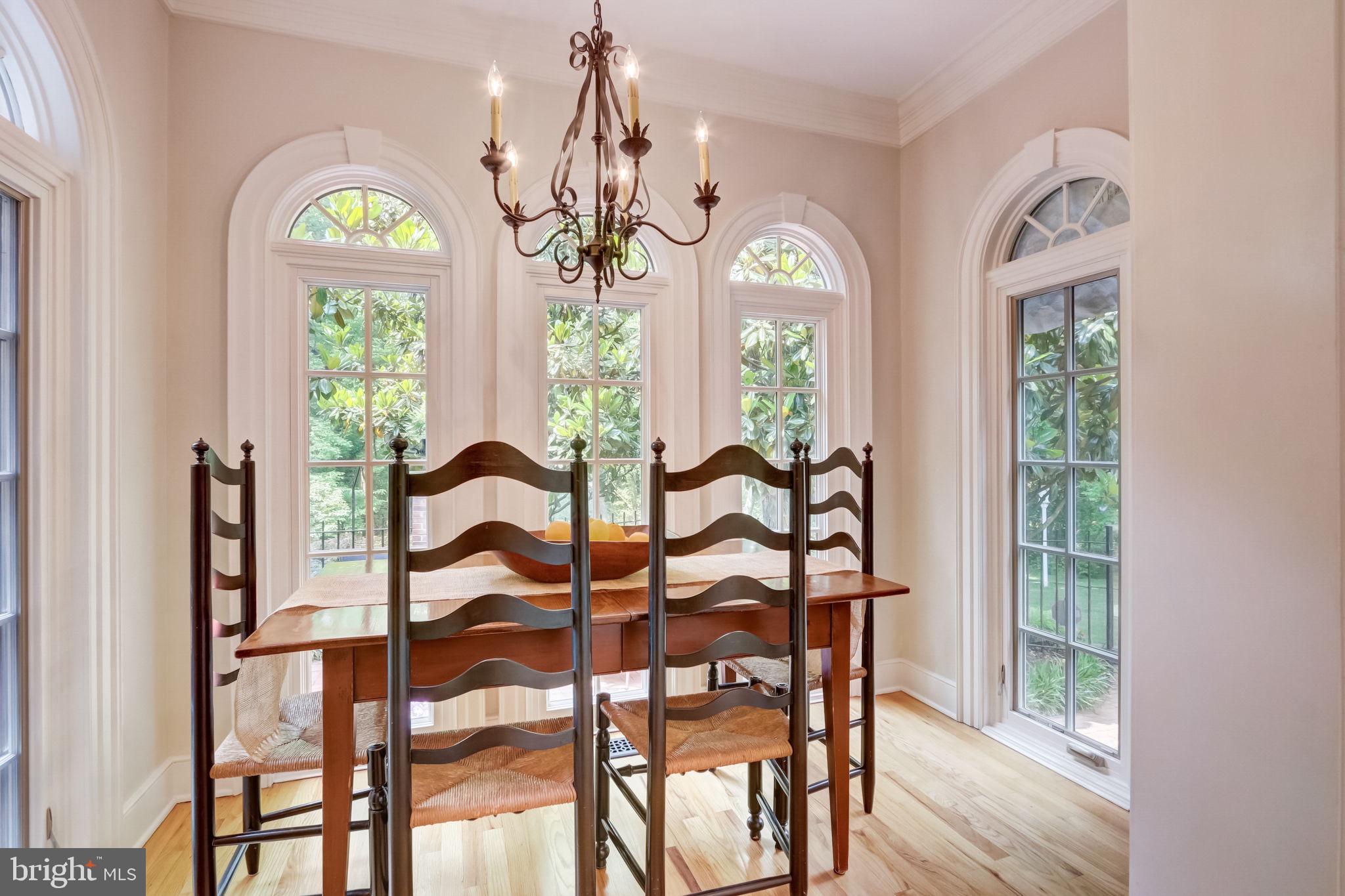 BARCLAY COURT - Residential