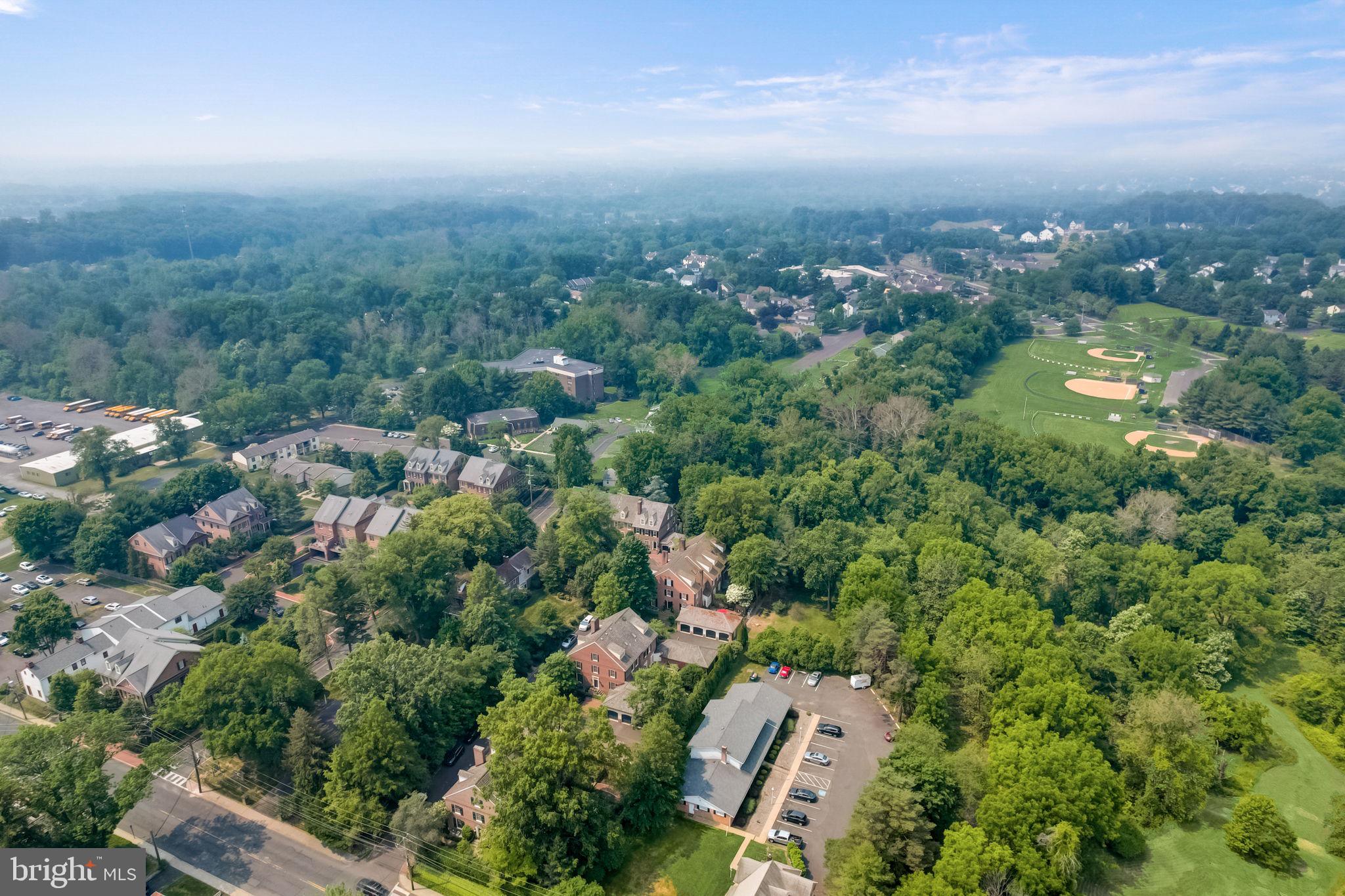 BARCLAY COURT - Residential