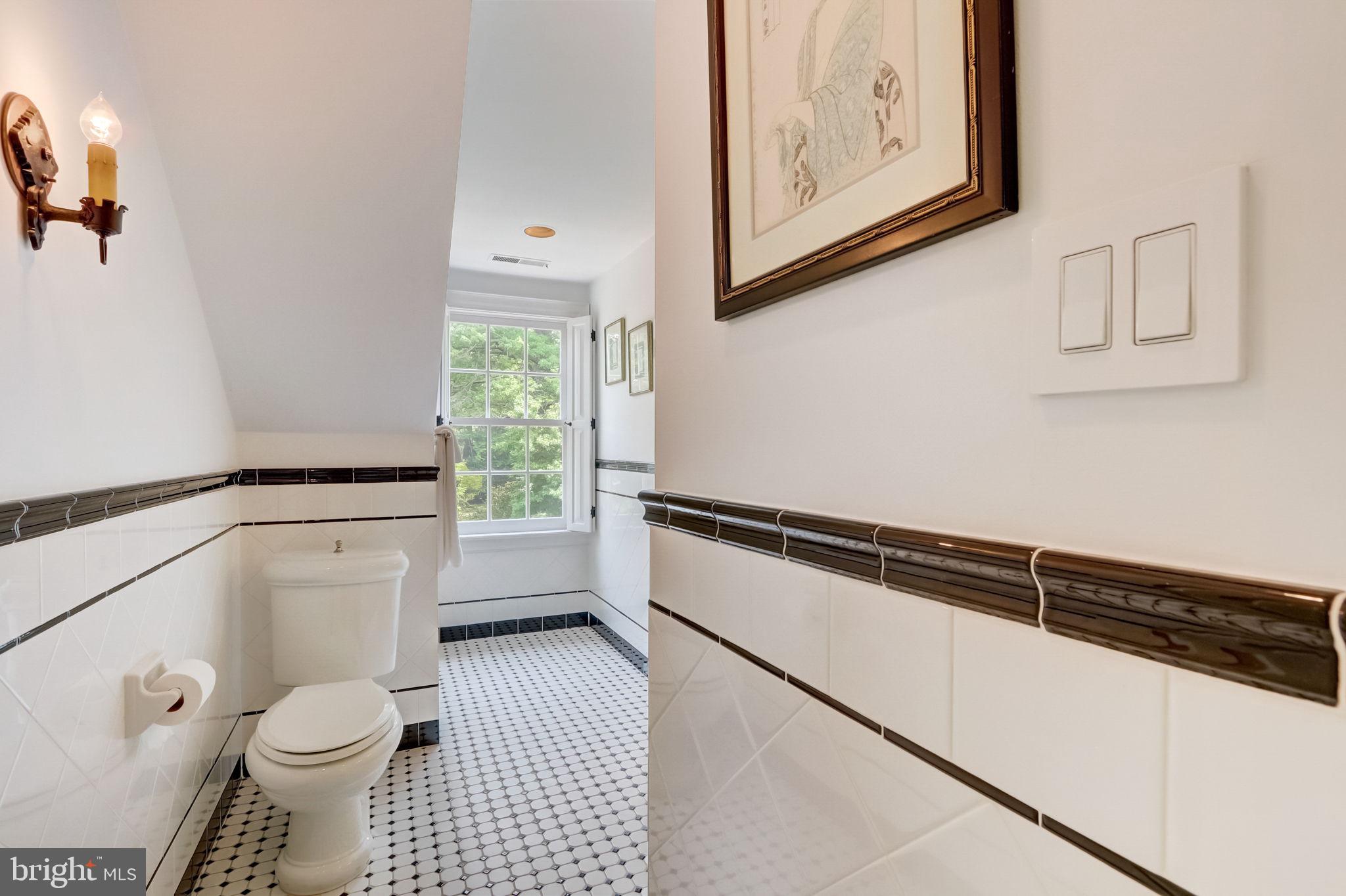 BARCLAY COURT - Residential