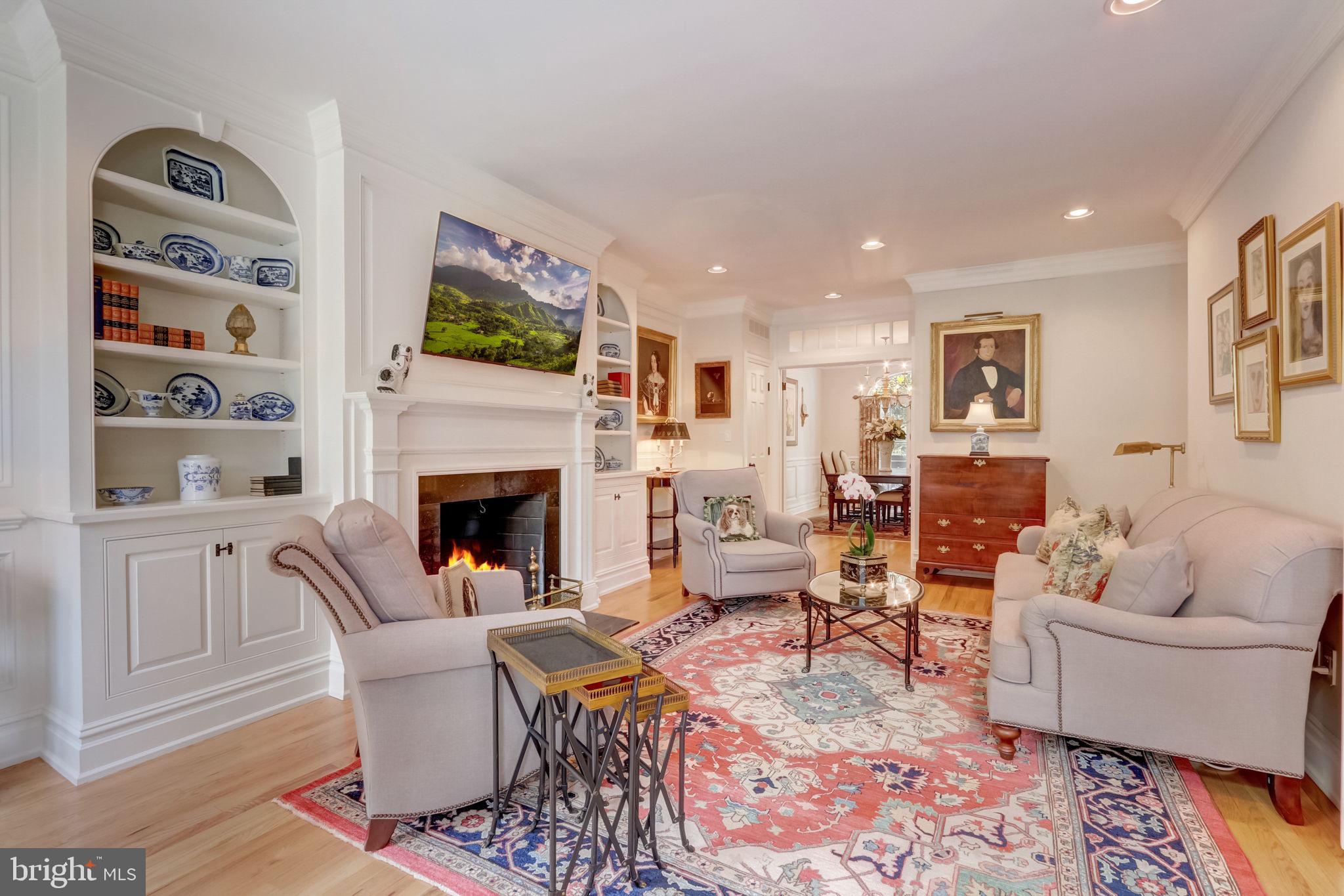 BARCLAY COURT - Residential