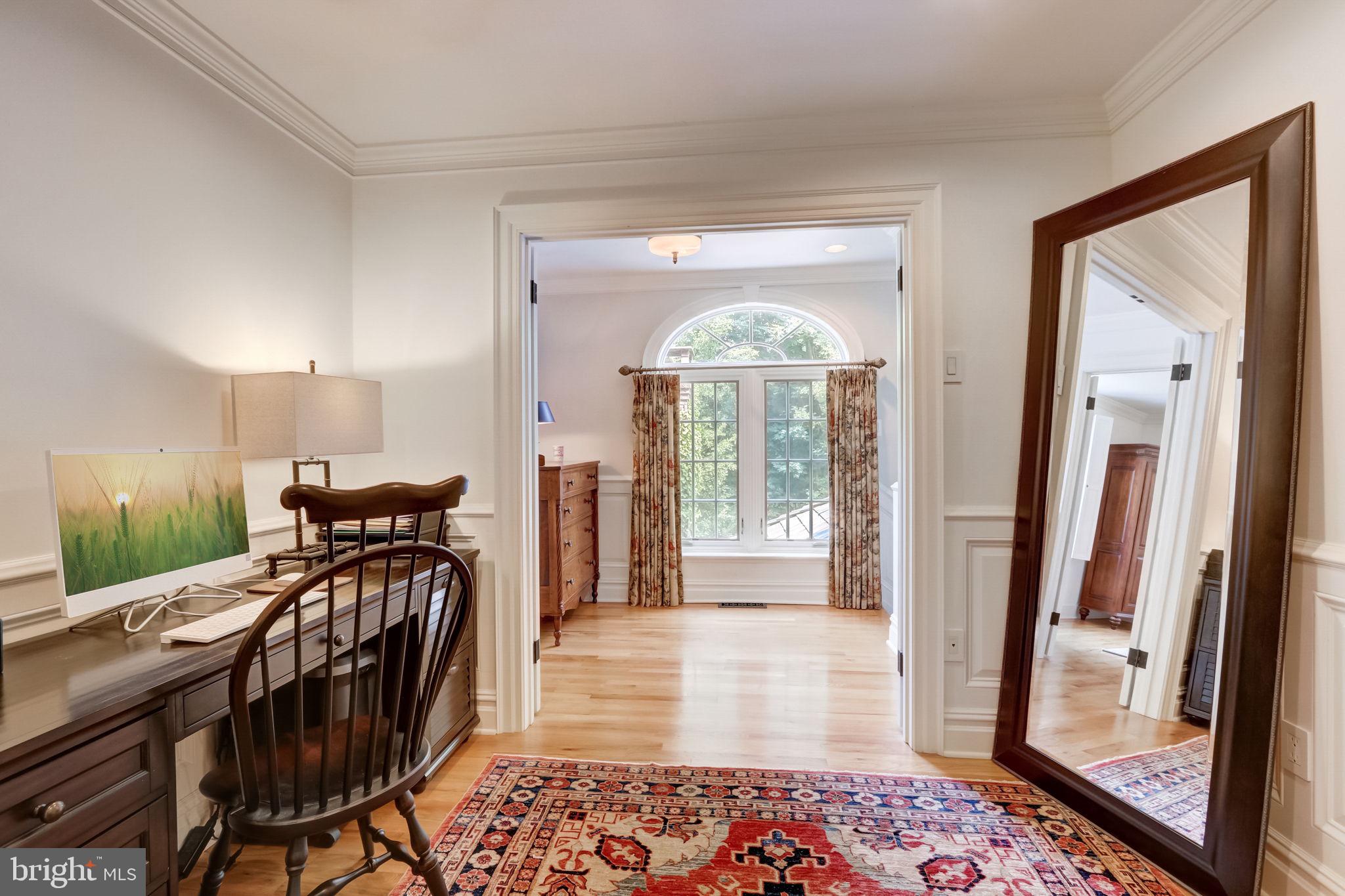 BARCLAY COURT - Residential