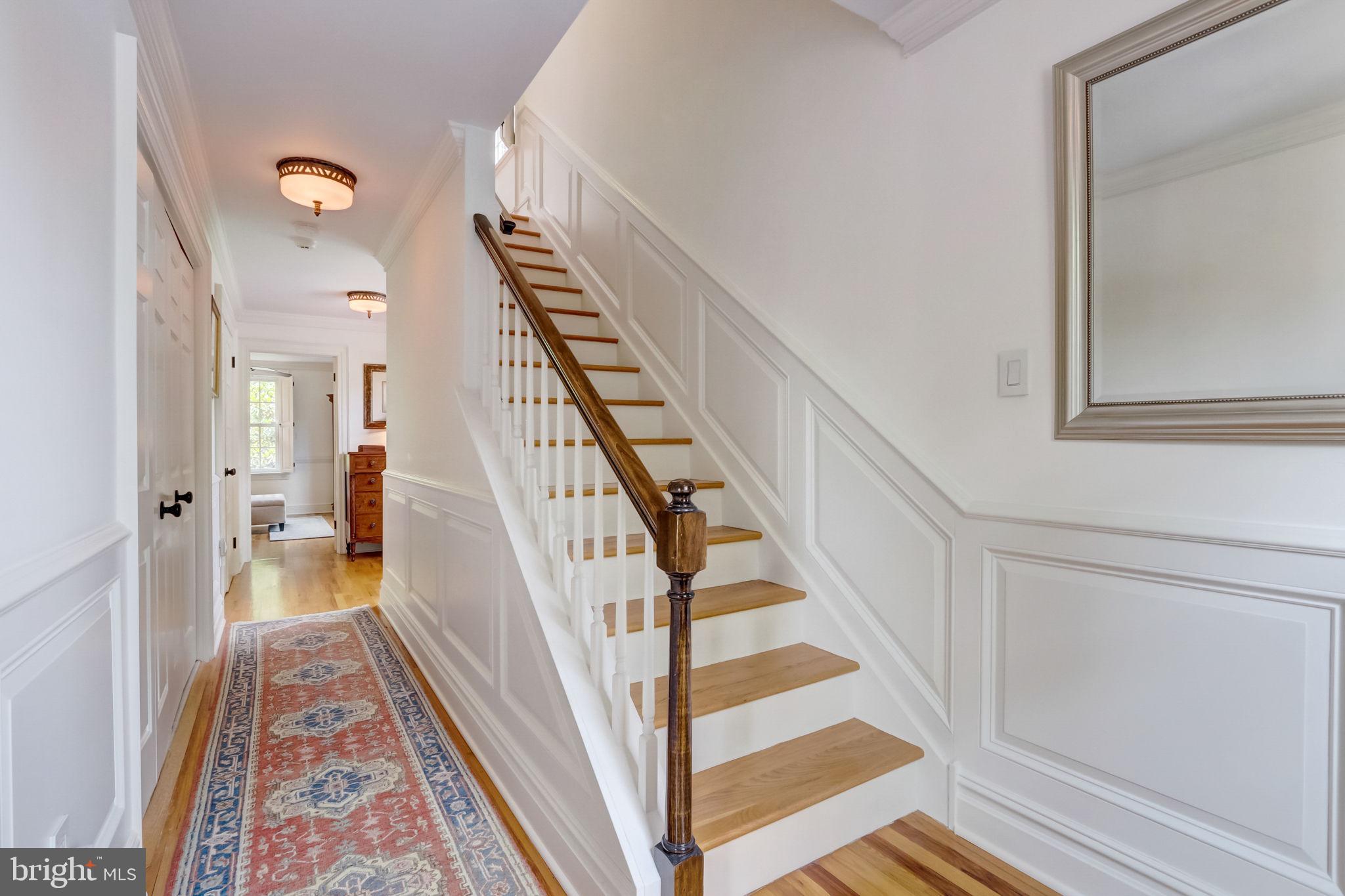 BARCLAY COURT - Residential