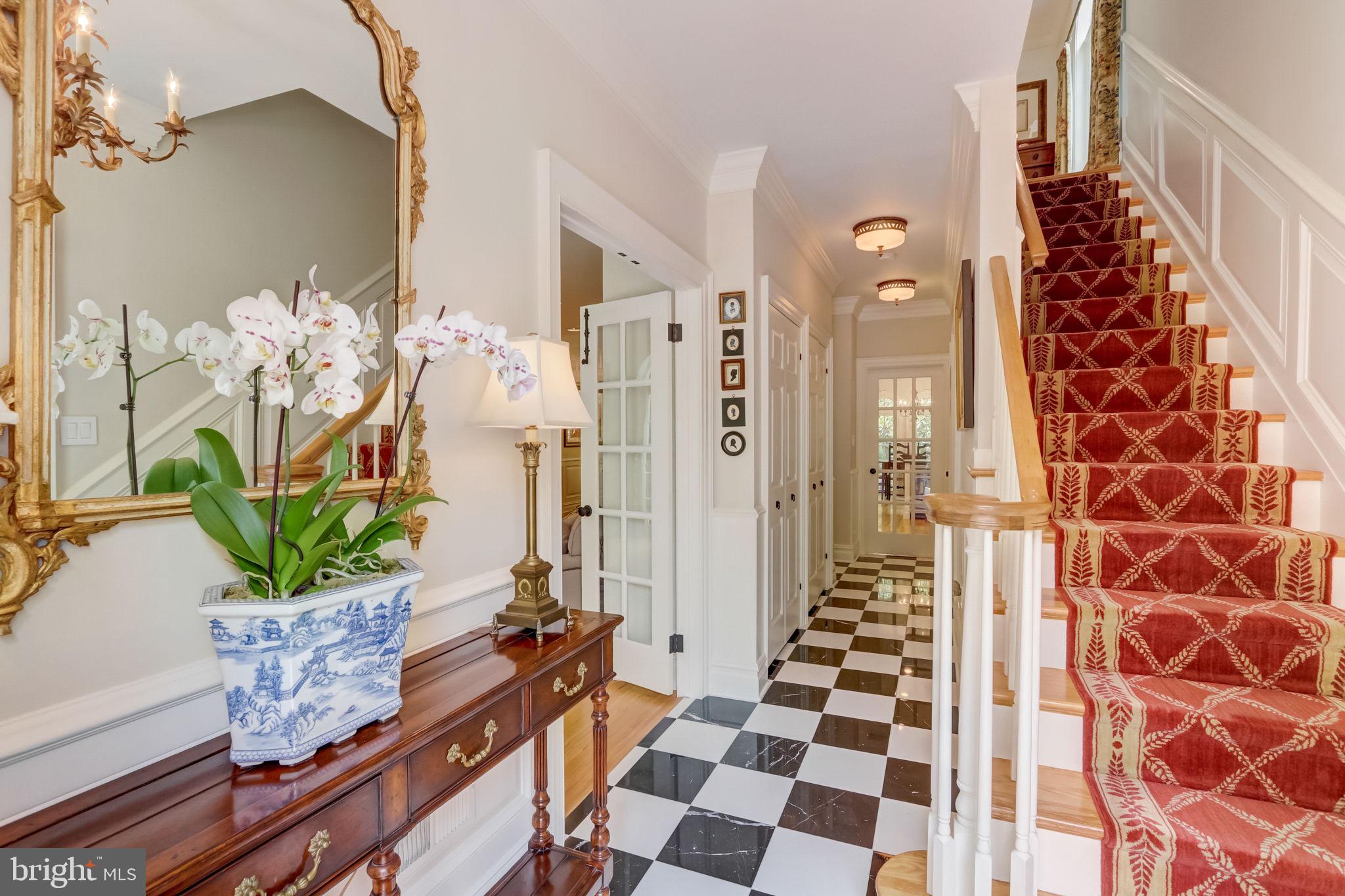 BARCLAY COURT - Residential