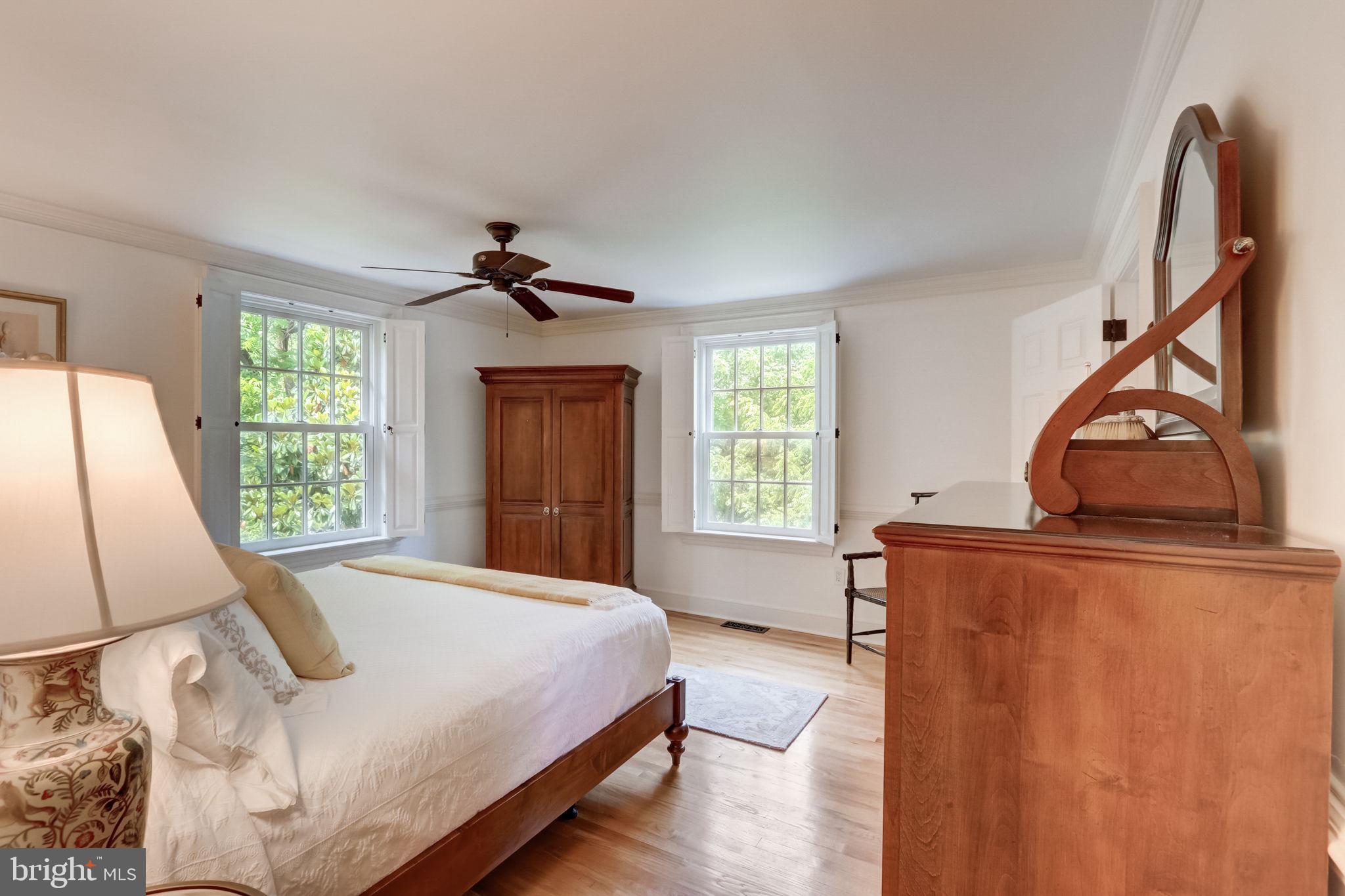 BARCLAY COURT - Residential