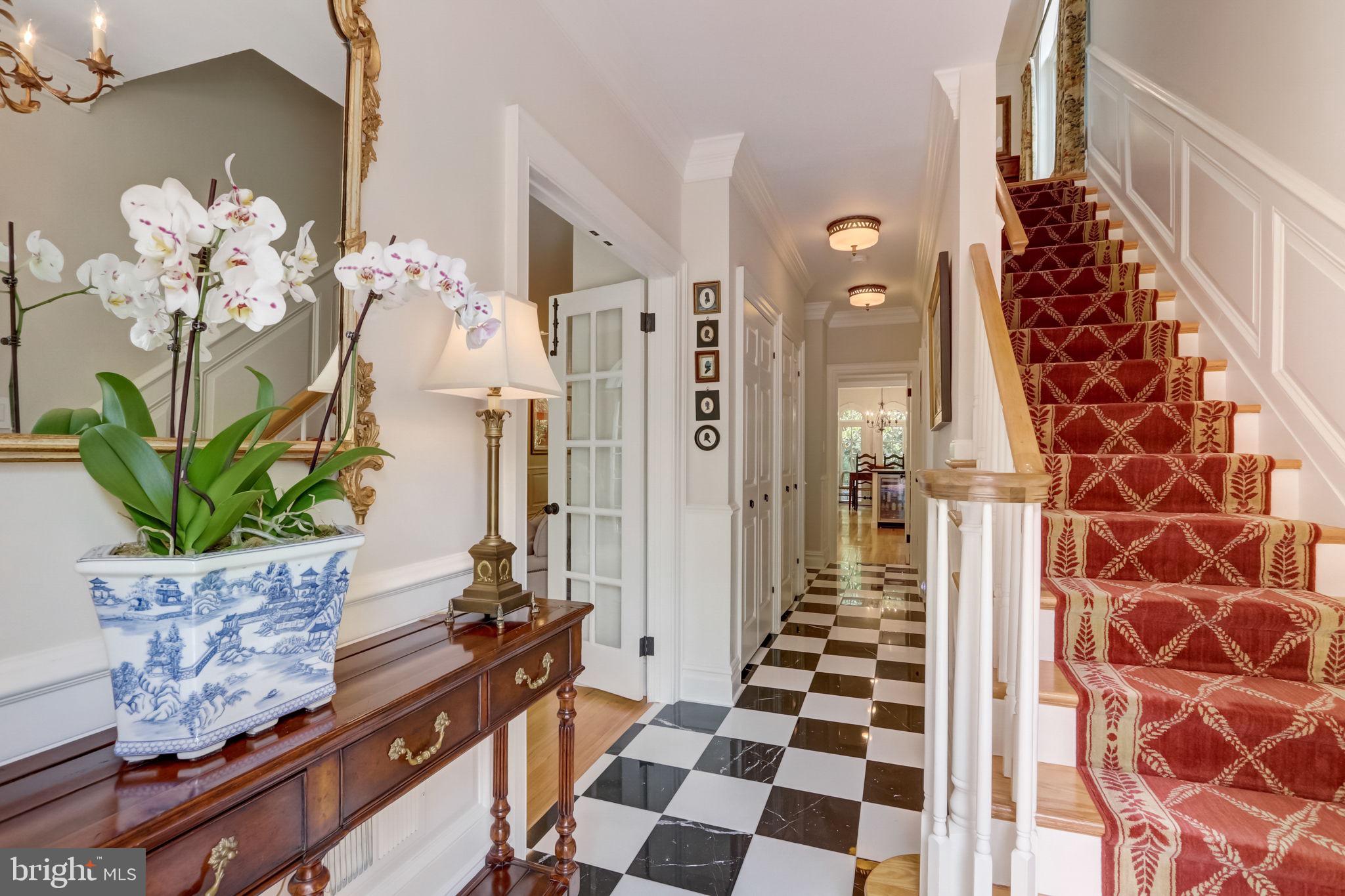 BARCLAY COURT - Residential