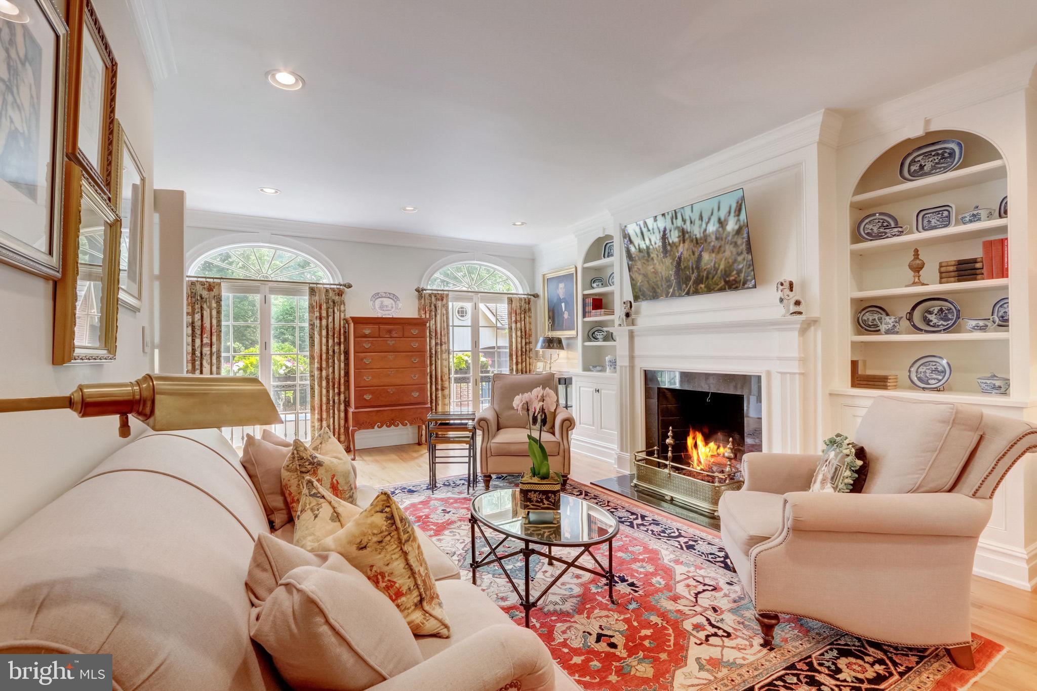 BARCLAY COURT - Residential