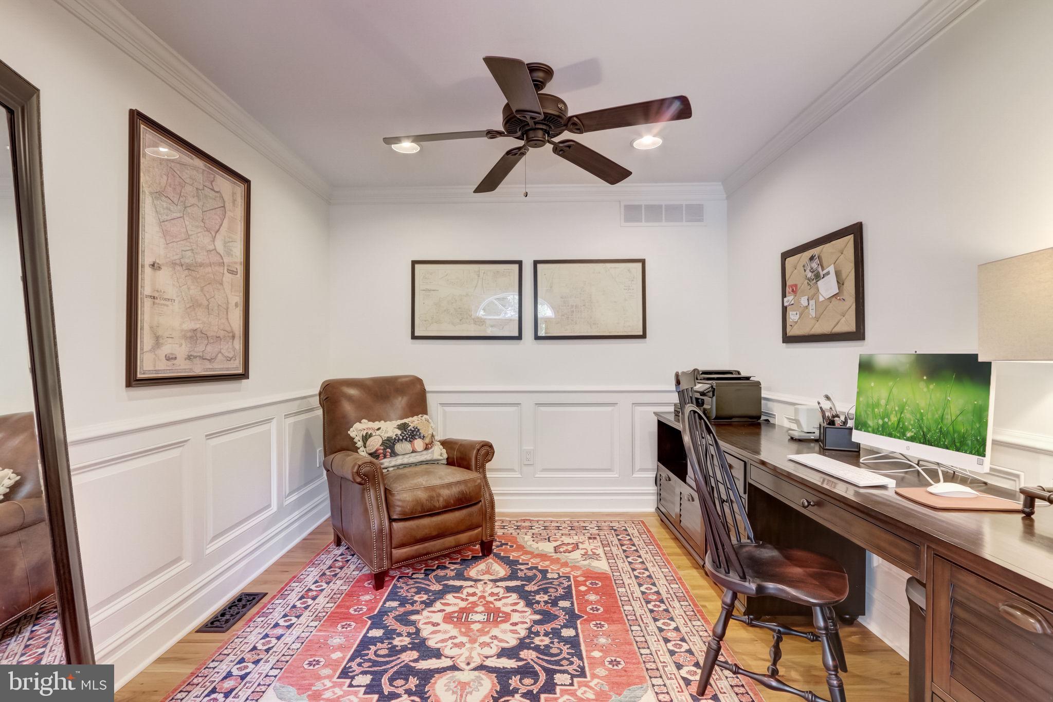 BARCLAY COURT - Residential