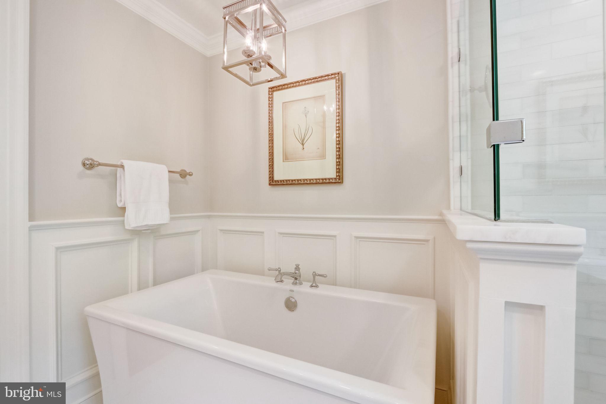 BARCLAY COURT - Residential