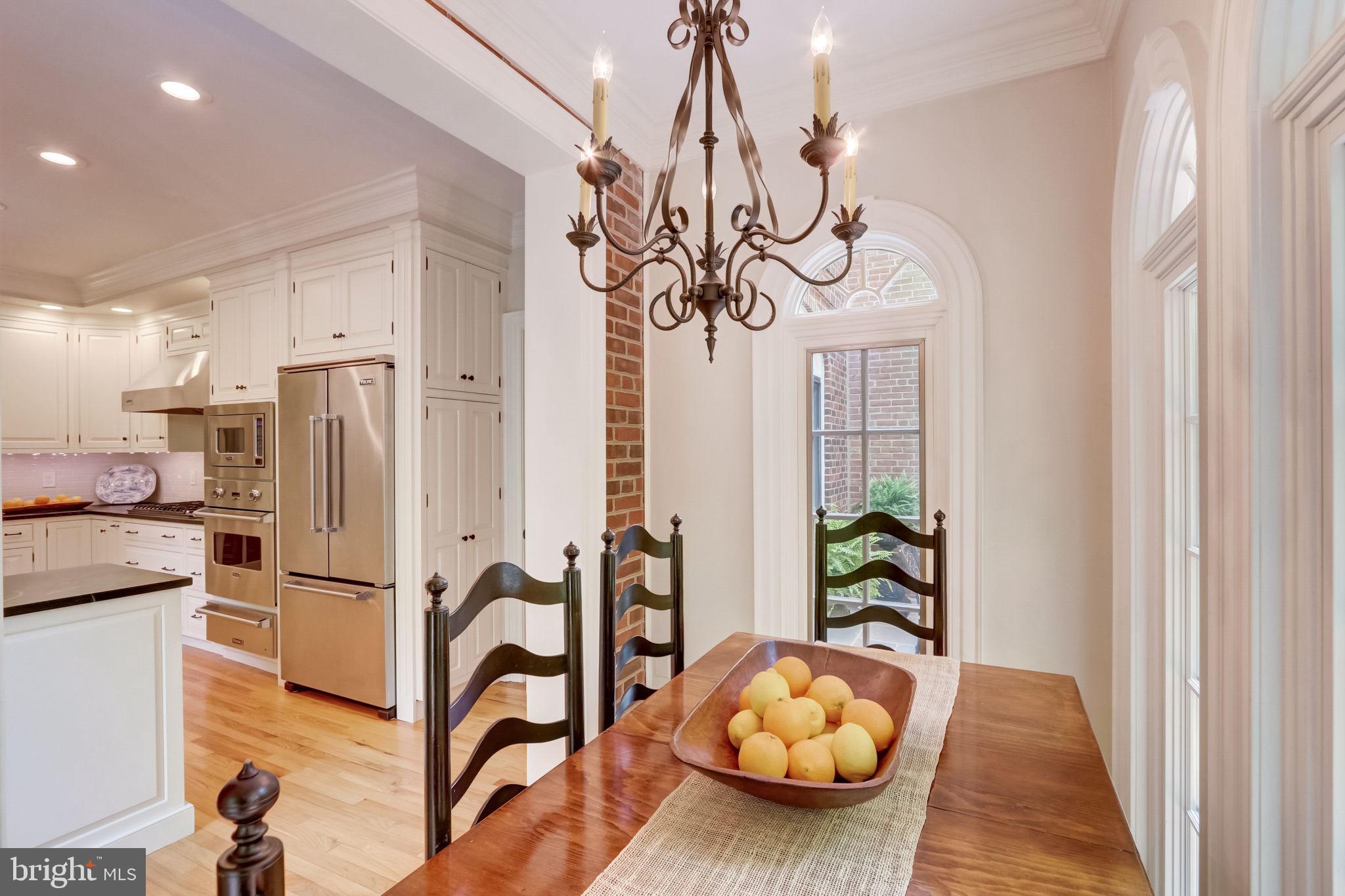 BARCLAY COURT - Residential