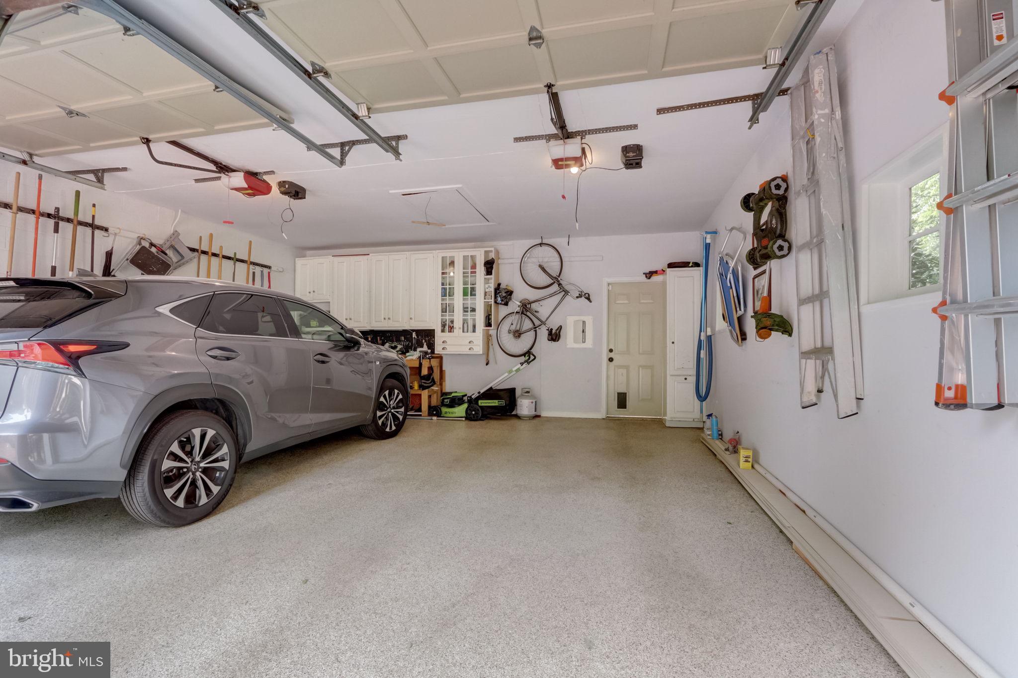 BARCLAY COURT - Residential