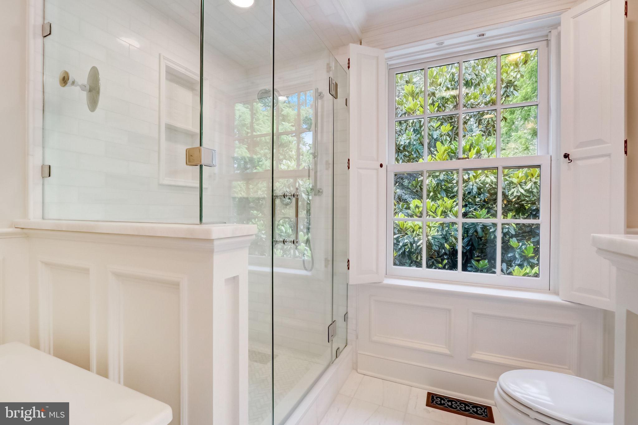 BARCLAY COURT - Residential