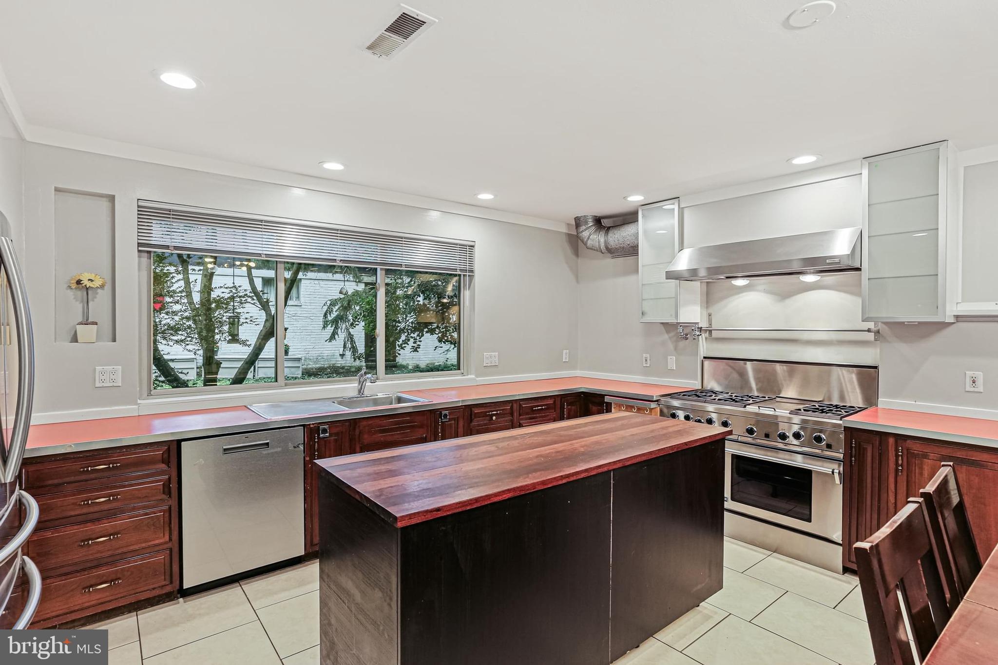 LUTHERVILLE HEIGHTS - Residential