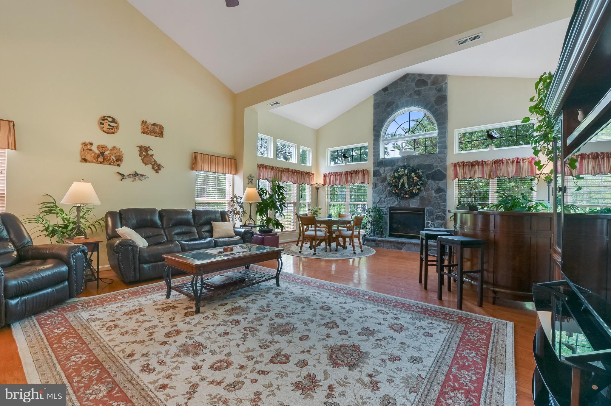 SYMPHONY VILLAGE AT CENTREVILLE - Residential