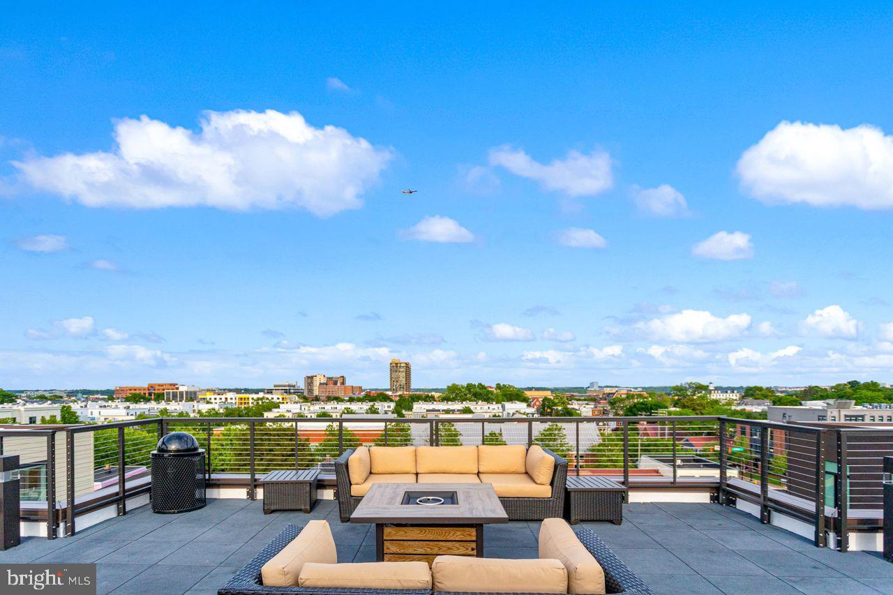 OLD TOWN ALEXANDRIA - Residential