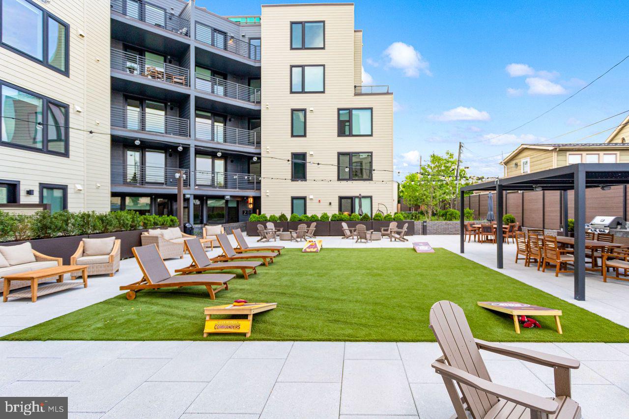 OLD TOWN ALEXANDRIA - Residential