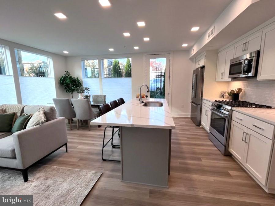 701 N HENRY STREET 104