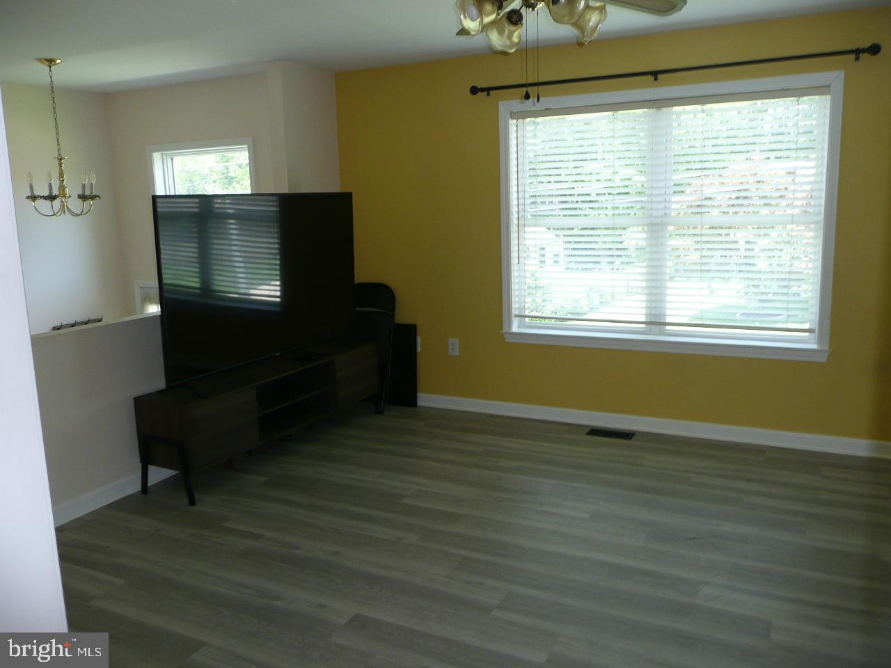 NEWPORTVILLE - Residential