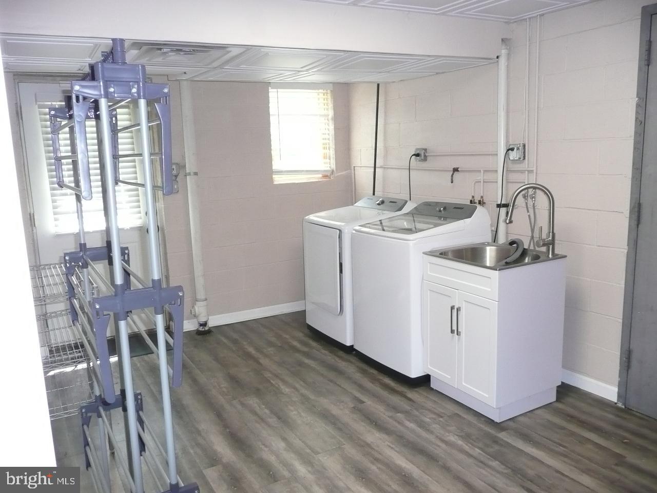 NEWPORTVILLE - Residential