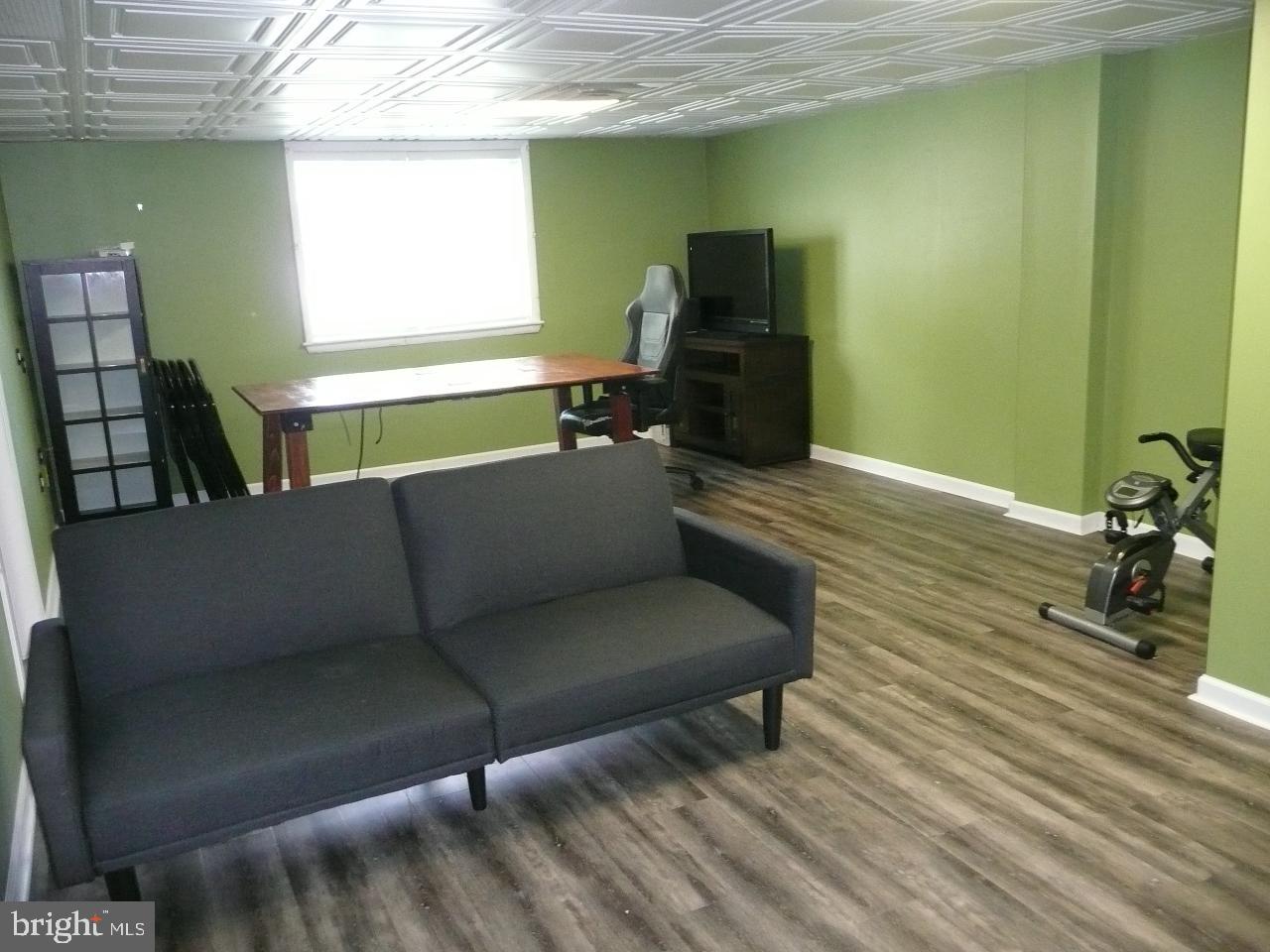 NEWPORTVILLE - Residential