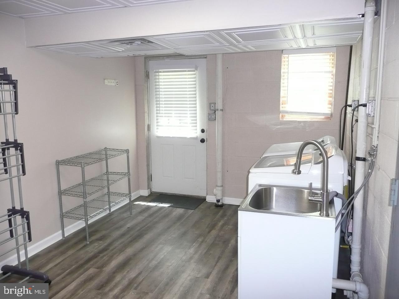 NEWPORTVILLE - Residential